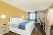 Days Inn by Wyndham Madison - Second Medium