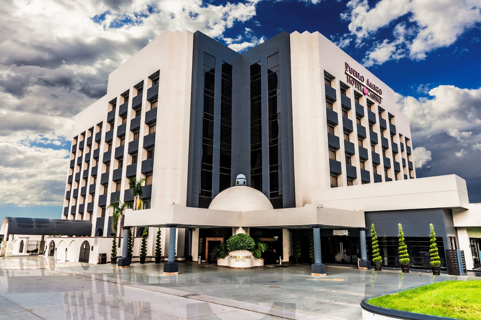 Hotel Pueblo Amigo Plaza & Casino