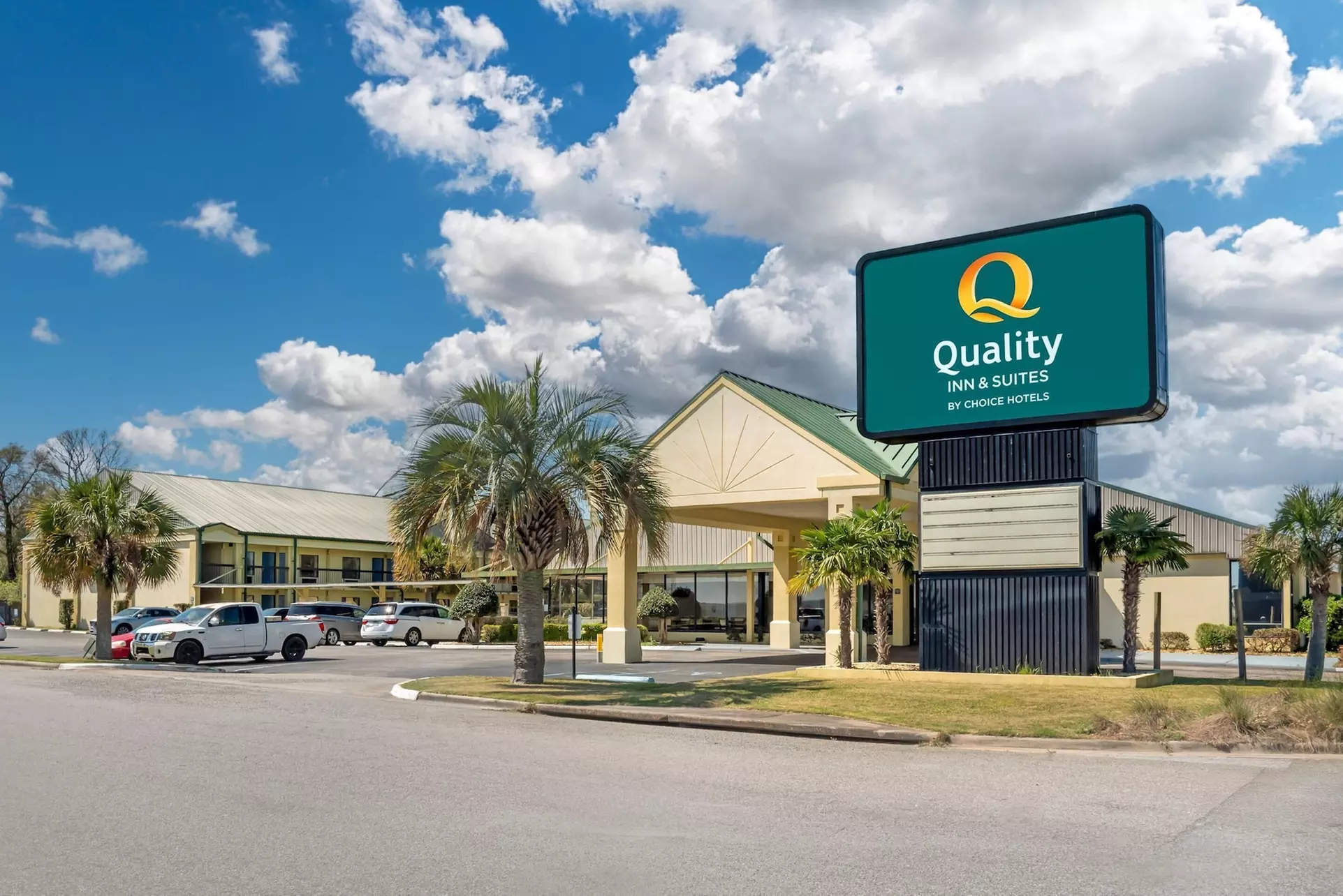 Quality Inn & Suites near Lake Eufaula - Primary Image