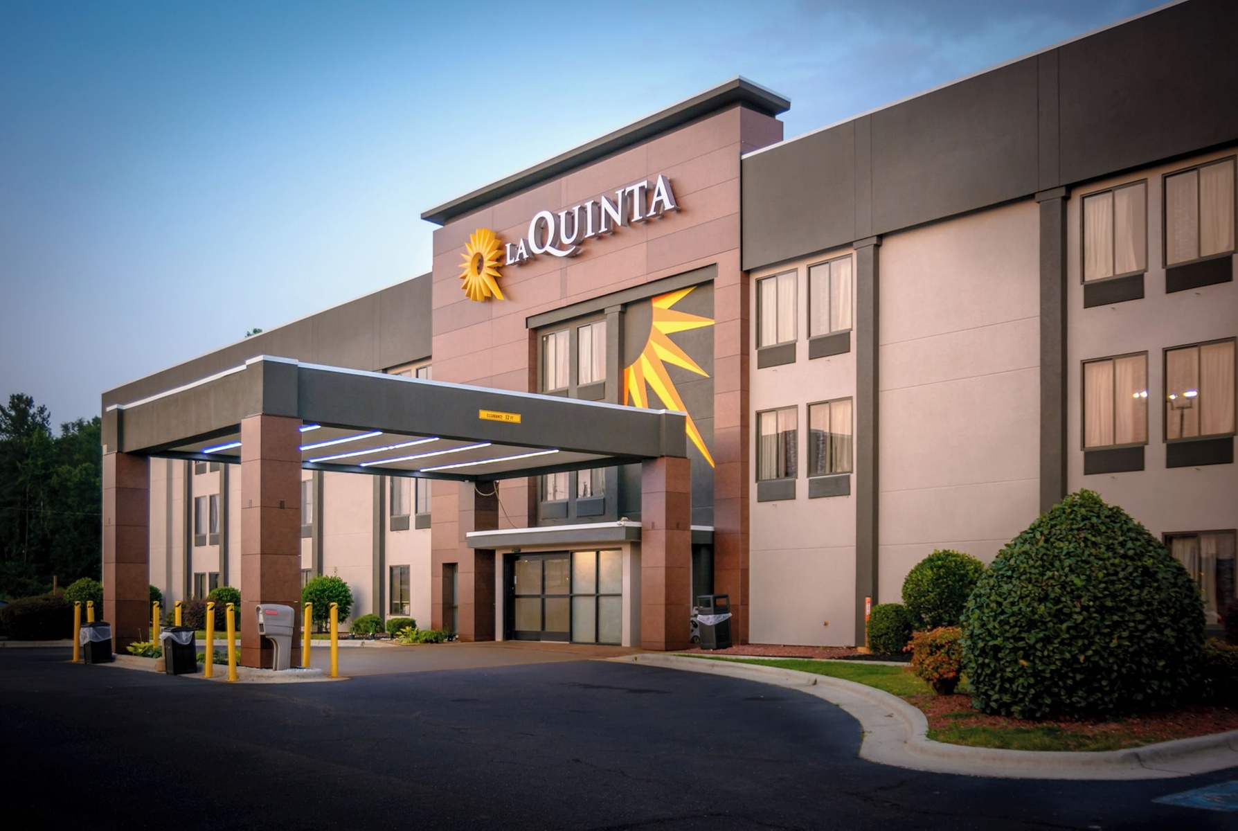 La Quinta Inn & Suites by Wyndham Fayetteville I-95