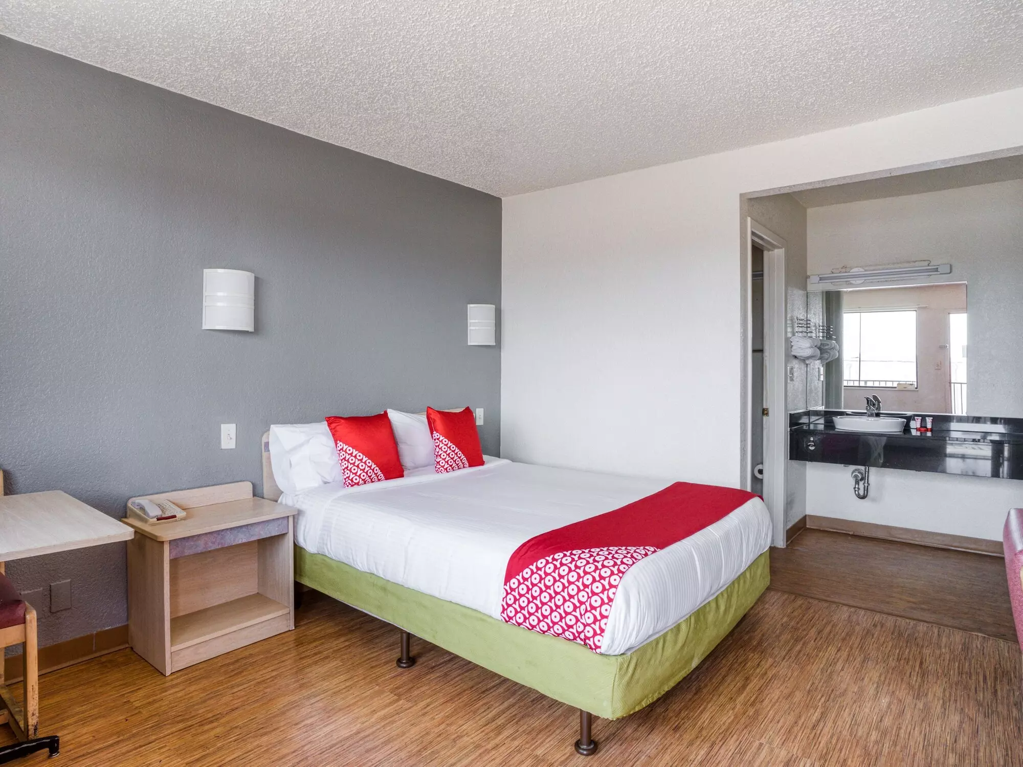 OYO Hotel Fort Worth East Gateway Ball Park - Primary Image