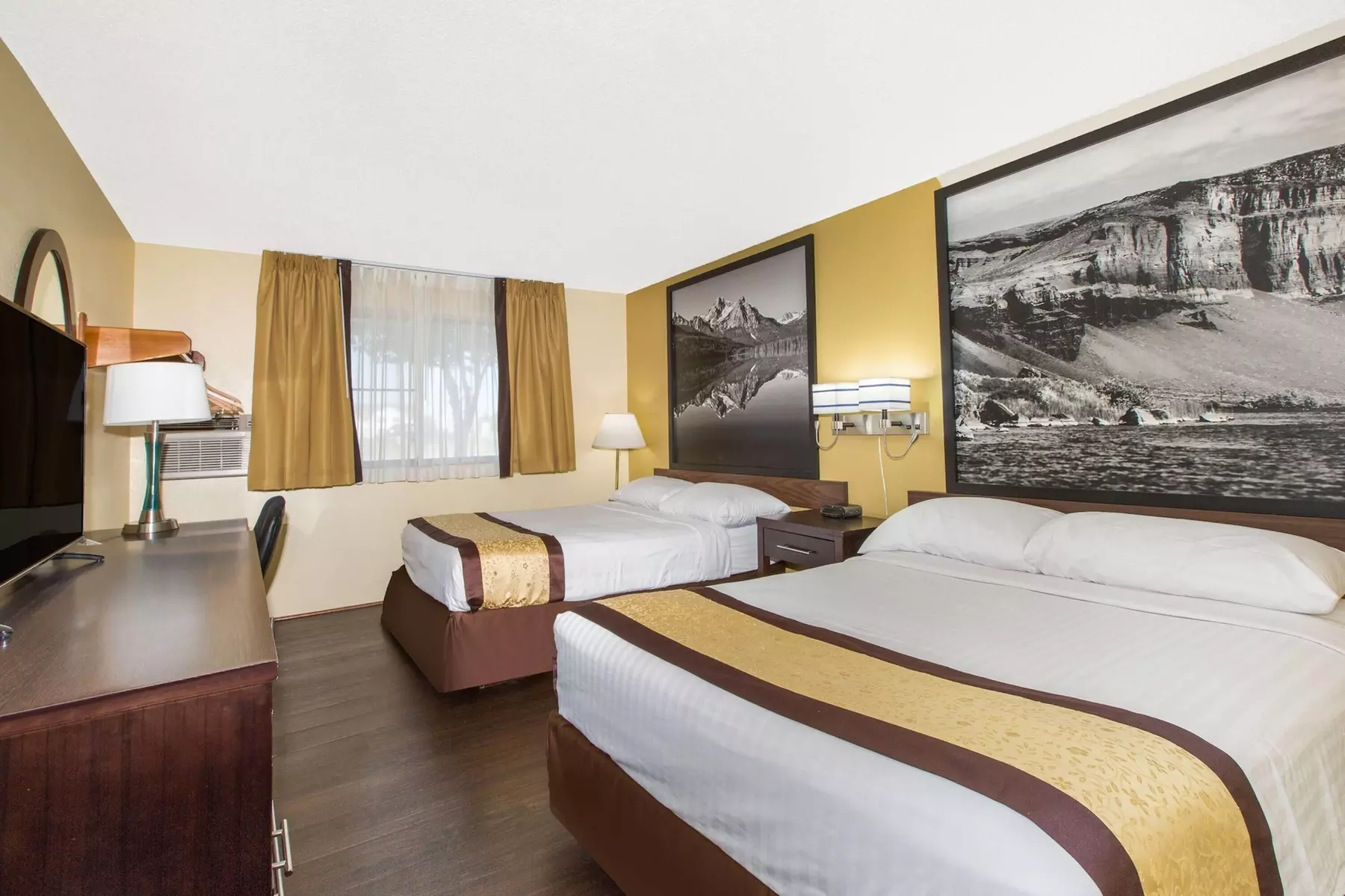 Super 8 by Wyndham Nampa - Primary Image