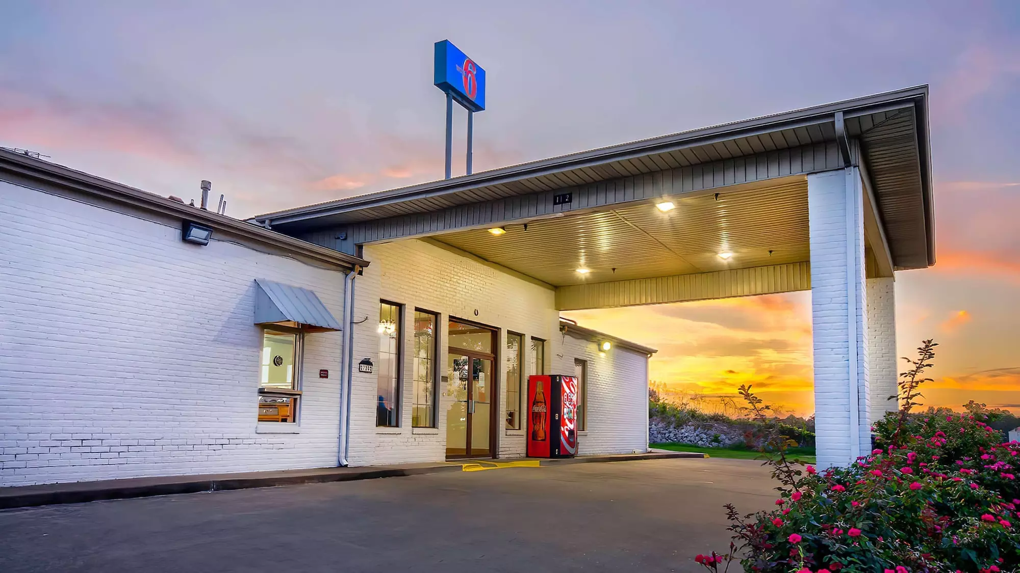 Motel 6 Grand Rivers, KY - Primary Image