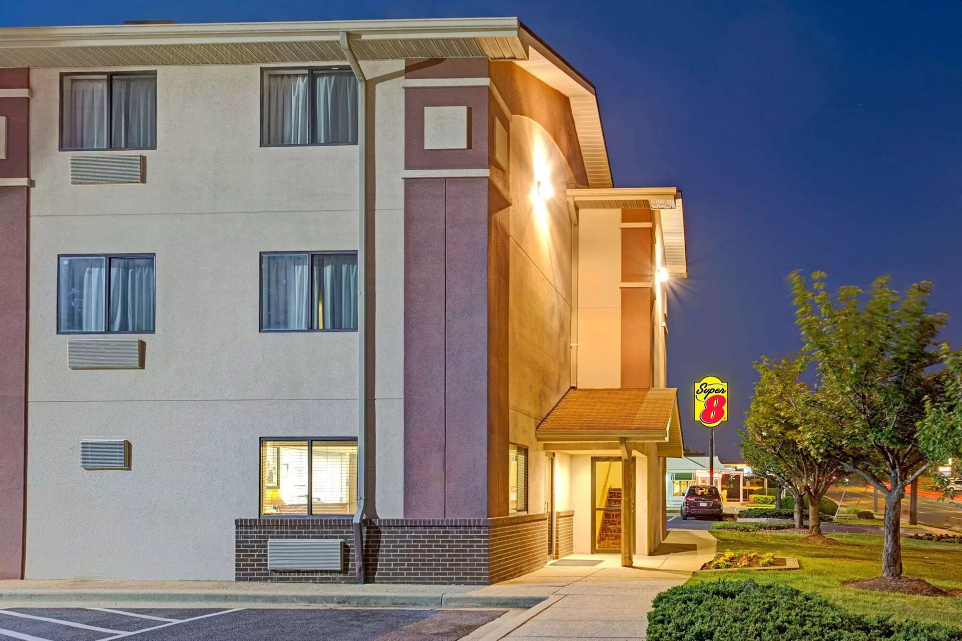 Super 8 by Wyndham College Park Wash DC Area - Primary Image