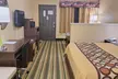 Super 8 by Wyndham Weslaco - Second Medium