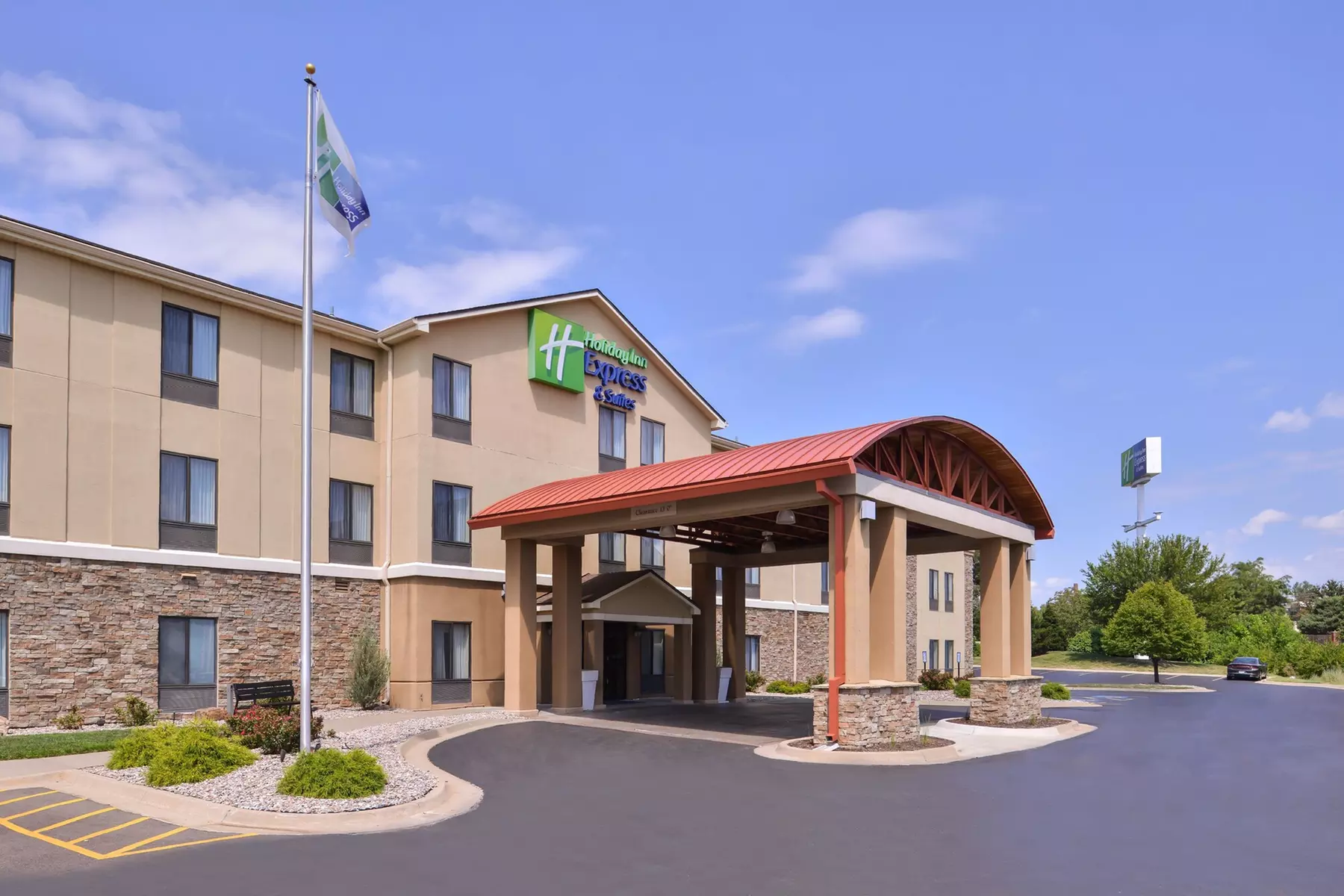 Holiday Inn Express & Suites Topeka West I-70 Wanamaker by IHG - Primary Image