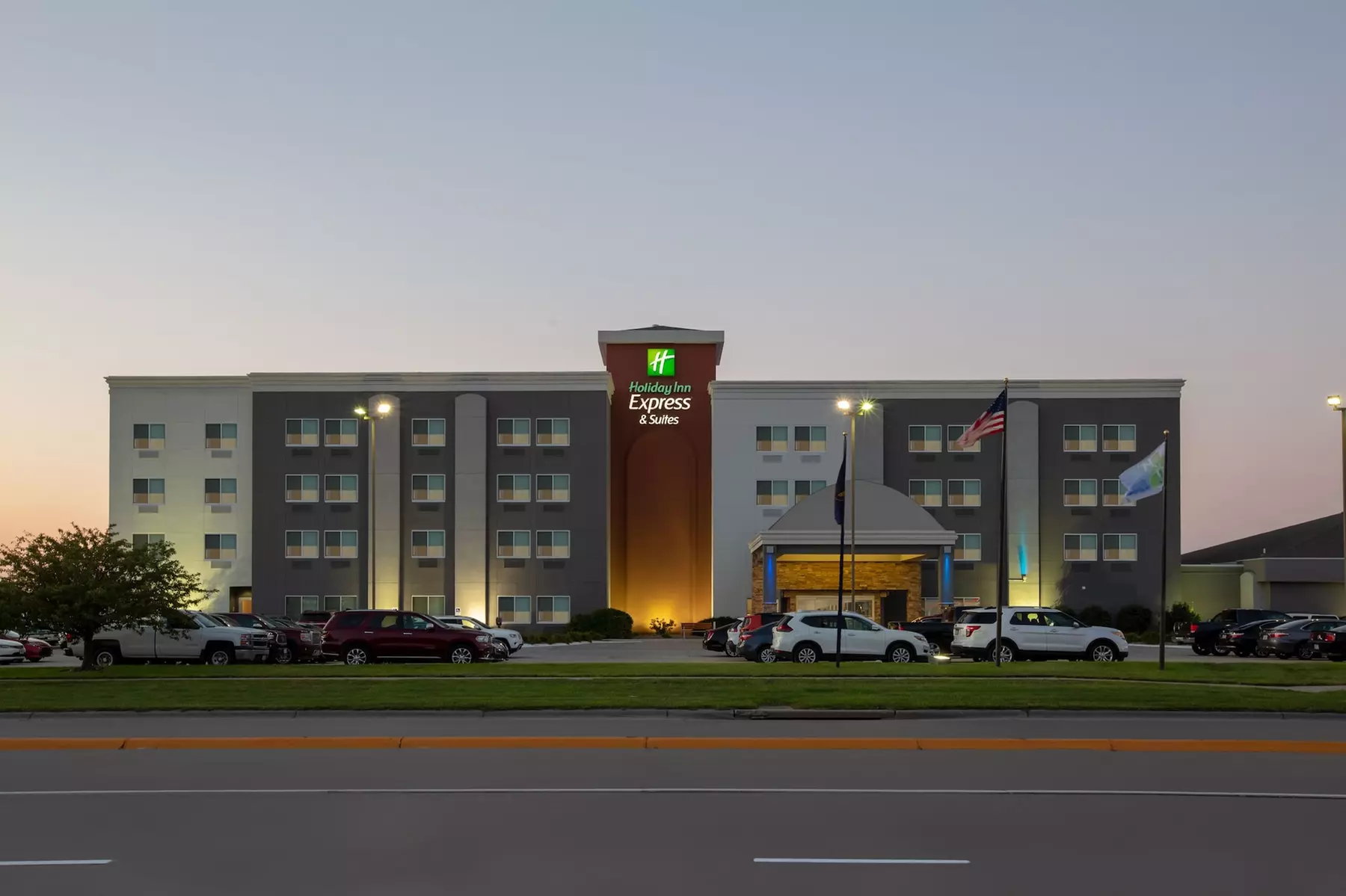 Holiday Inn Express Hotel & Suites Columbus by IHG - Primary Image