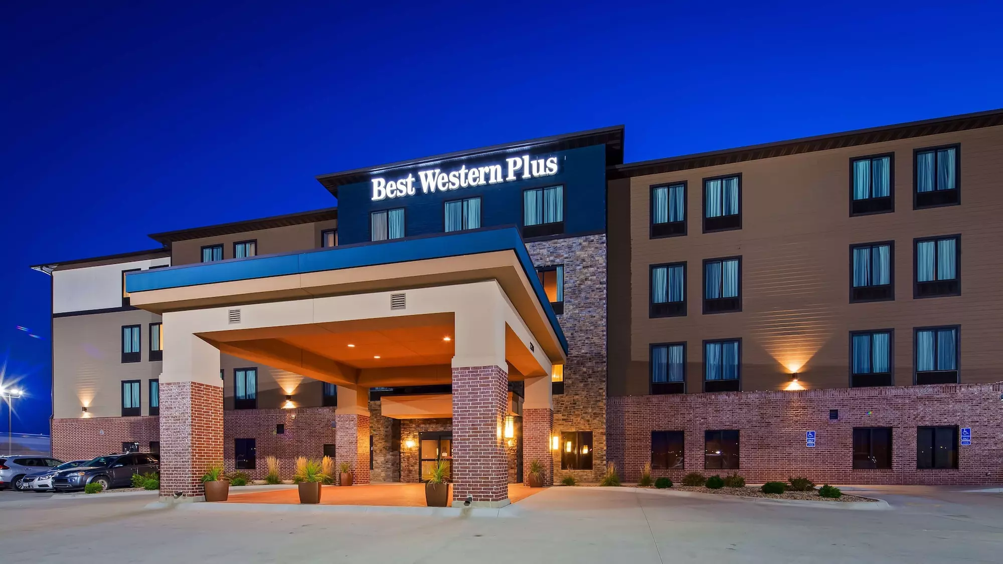 Best Western Plus Lincoln Inn & Suites - Primary Image