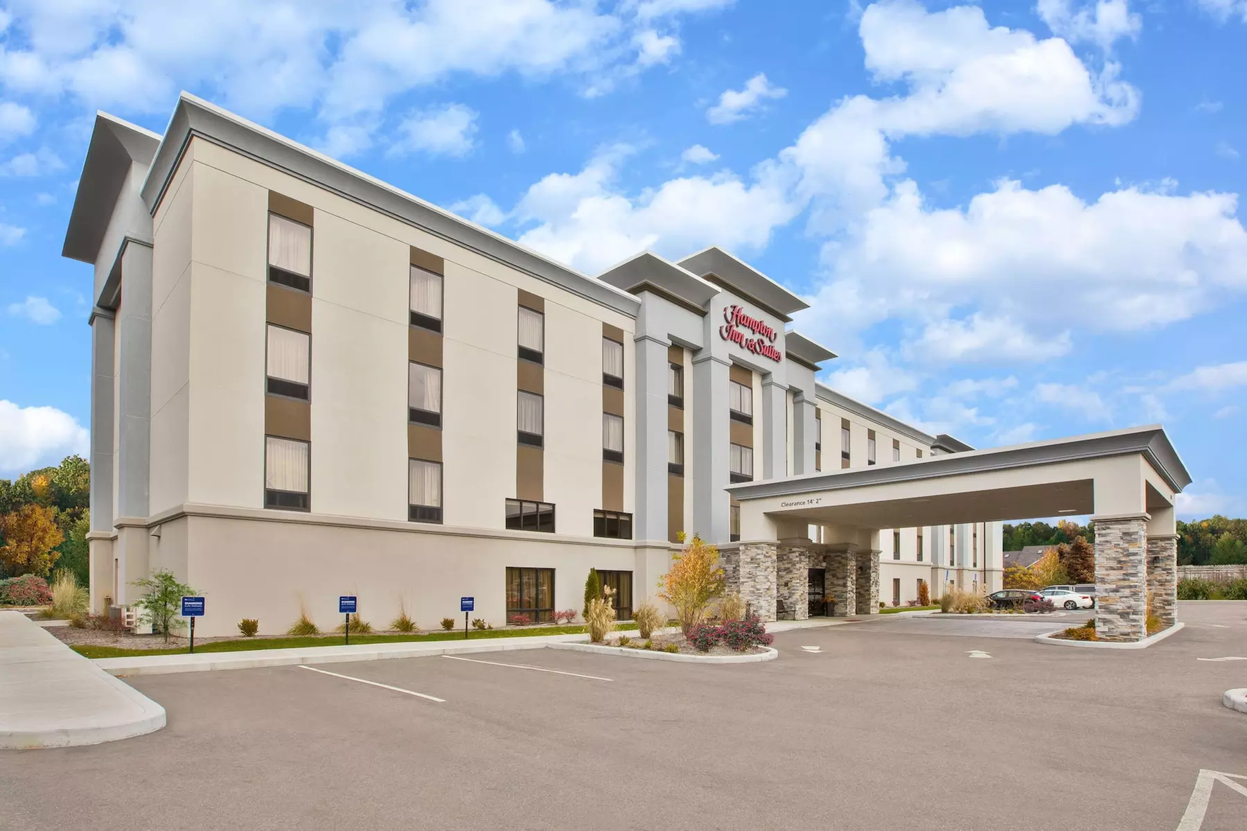 Hampton Inn & Suites Alliance - Primary Image