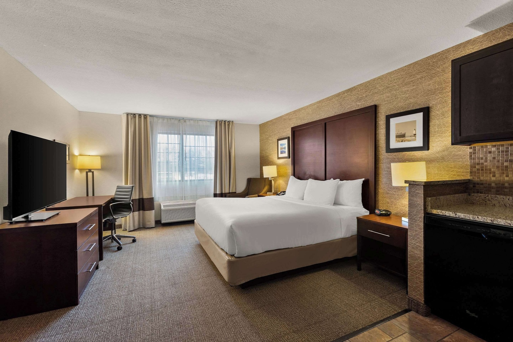 Comfort Inn & Suites Ludington near US-10