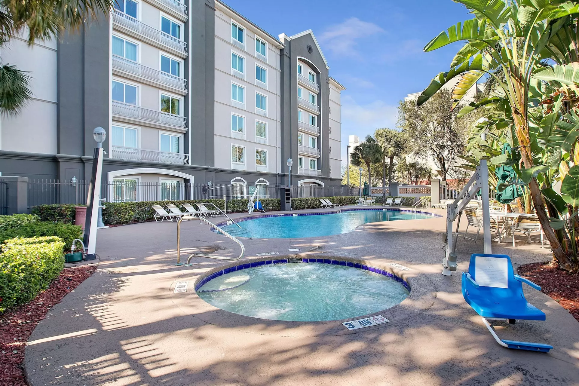 La Quinta Inn & Suites by Wyndham Ft. Lauderdale Airport - Primary Image