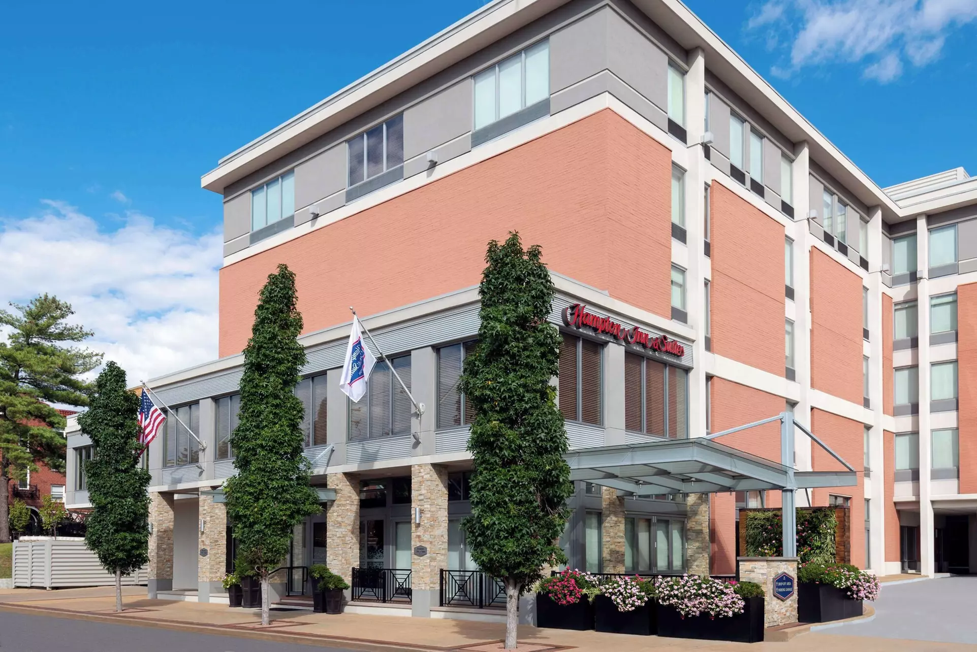 Hampton Inn & Suites Clayton/St. Louis-Galleria Area - Primary Image