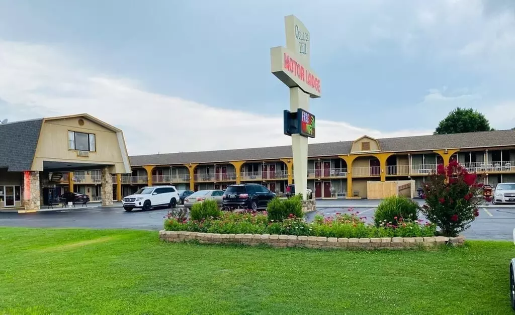 Conner Hill Motor Lodge - Primary Image