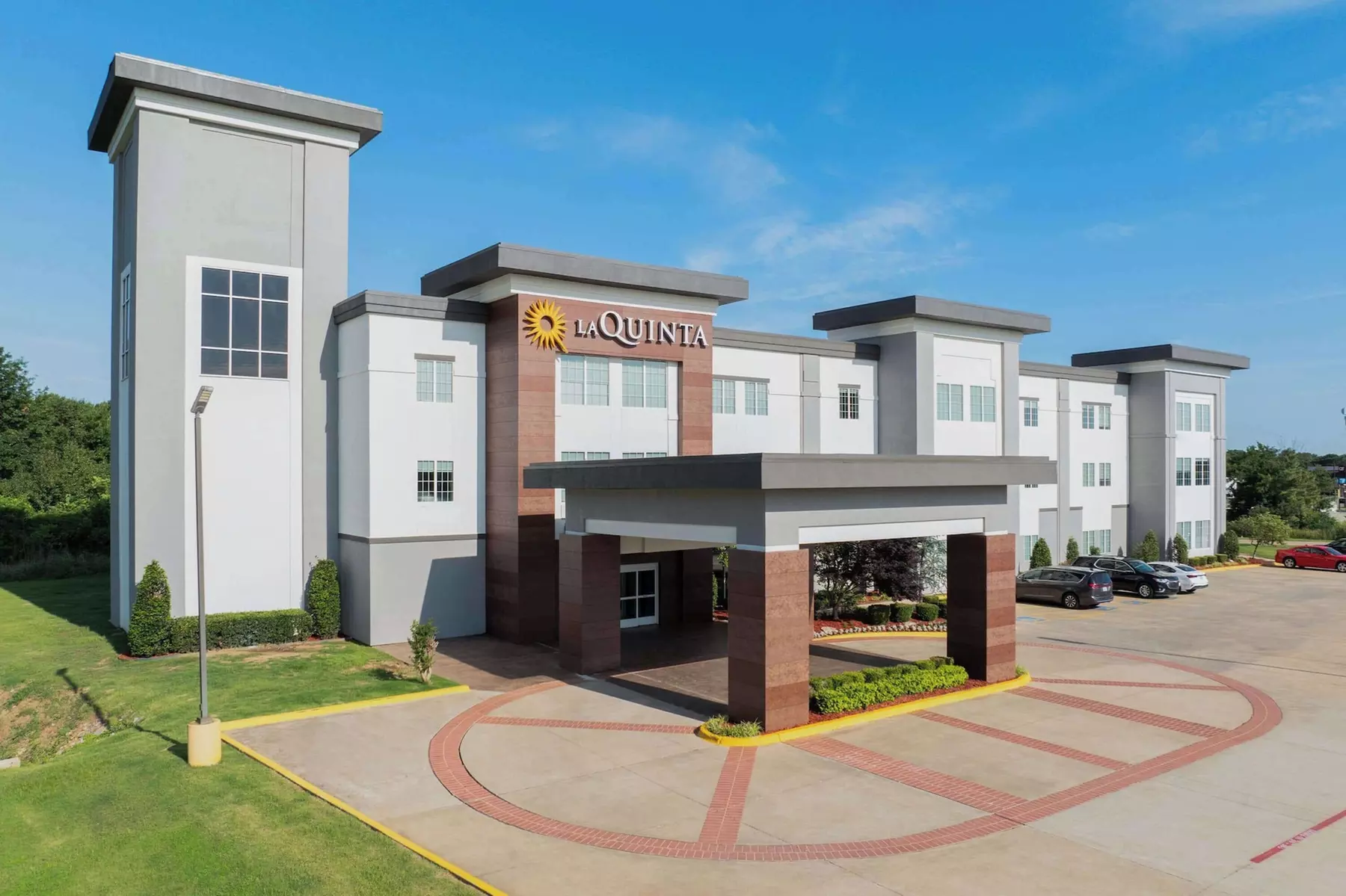 La Quinta Inn & Suites by Wyndham Muskogee - Primary Image