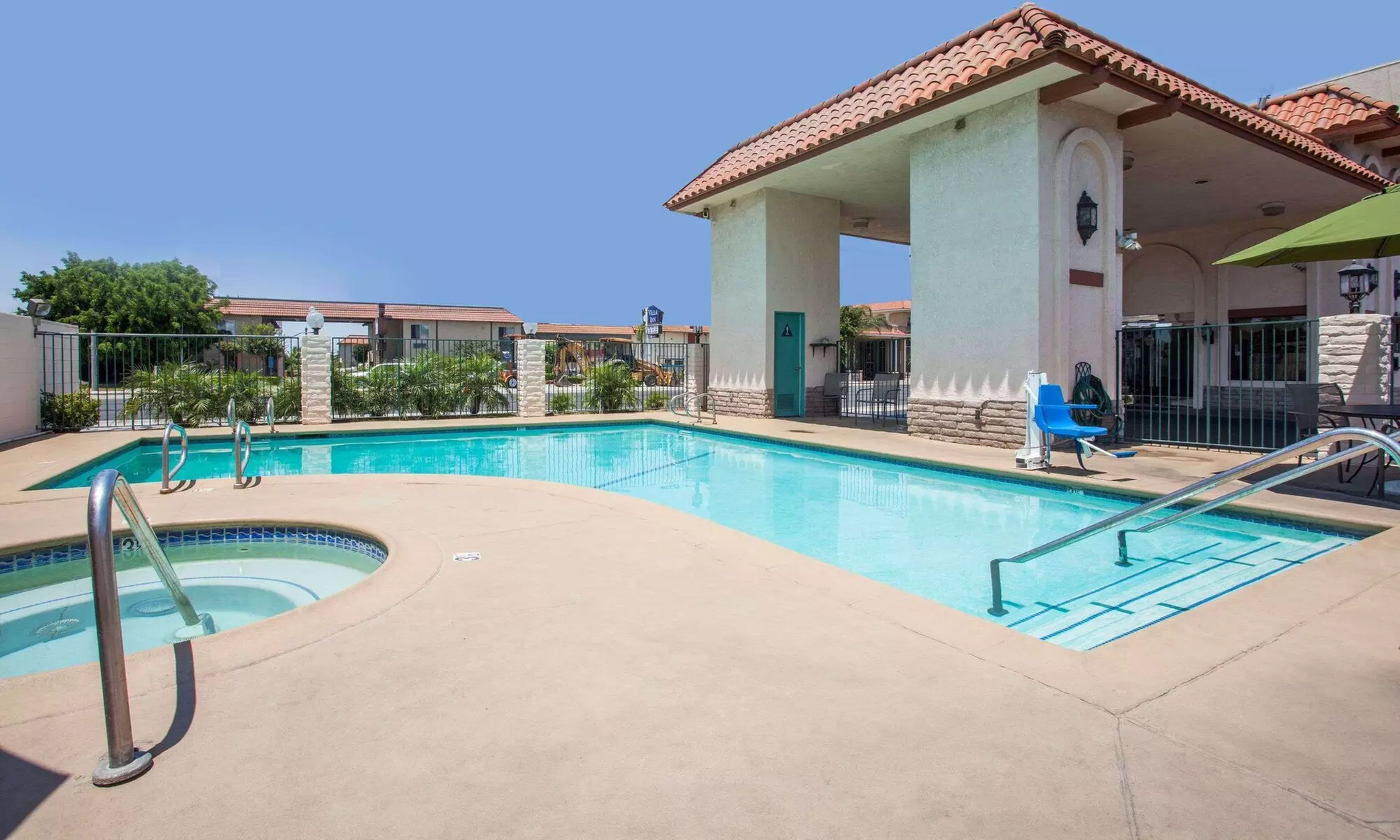 Days Inn by Wyndham Anaheim Near the Park - Primary Image