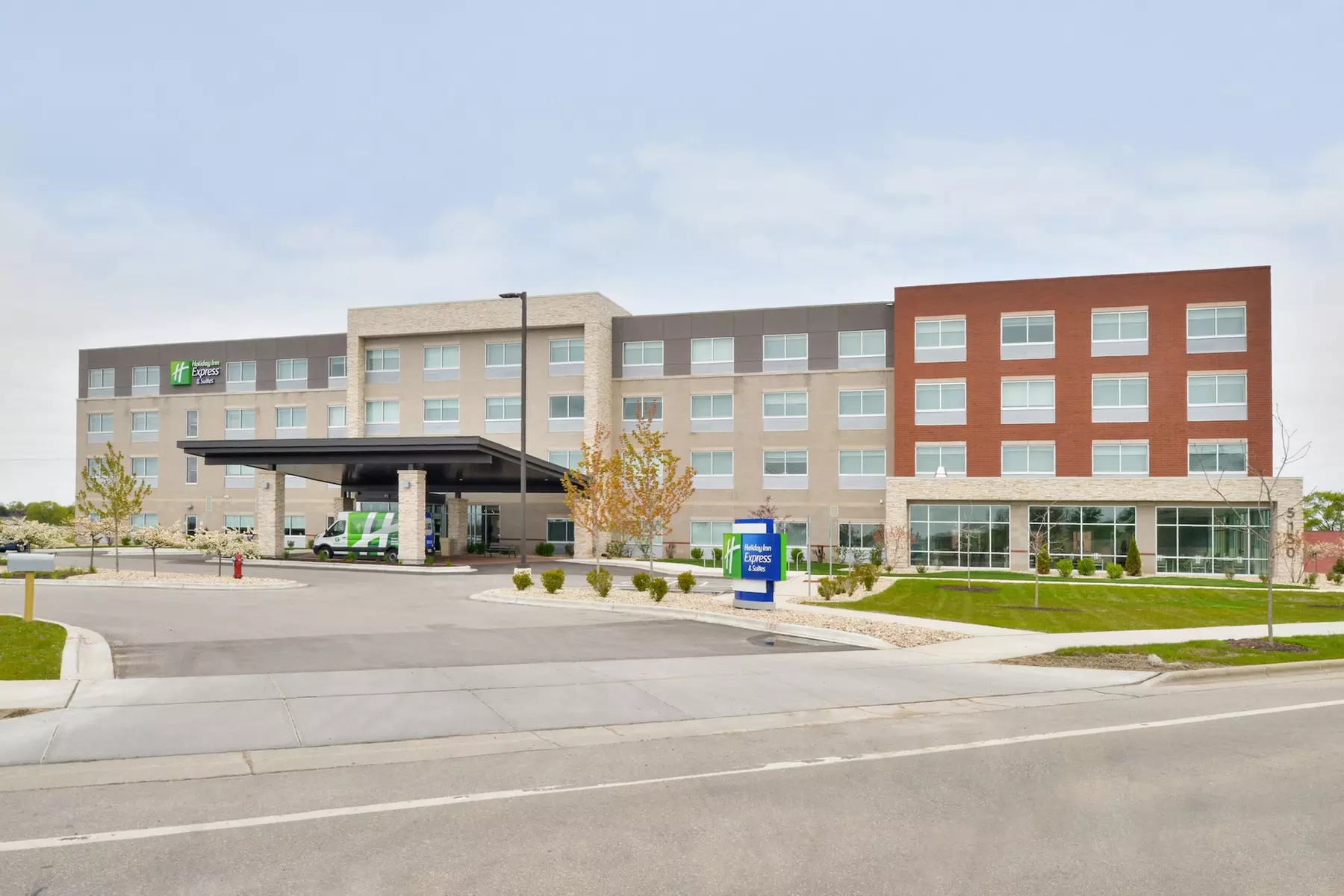 Holiday Inn Express & Suites Madison by IHG - Primary Image