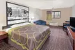 Super 8 by Wyndham Muscatine - Second Medium