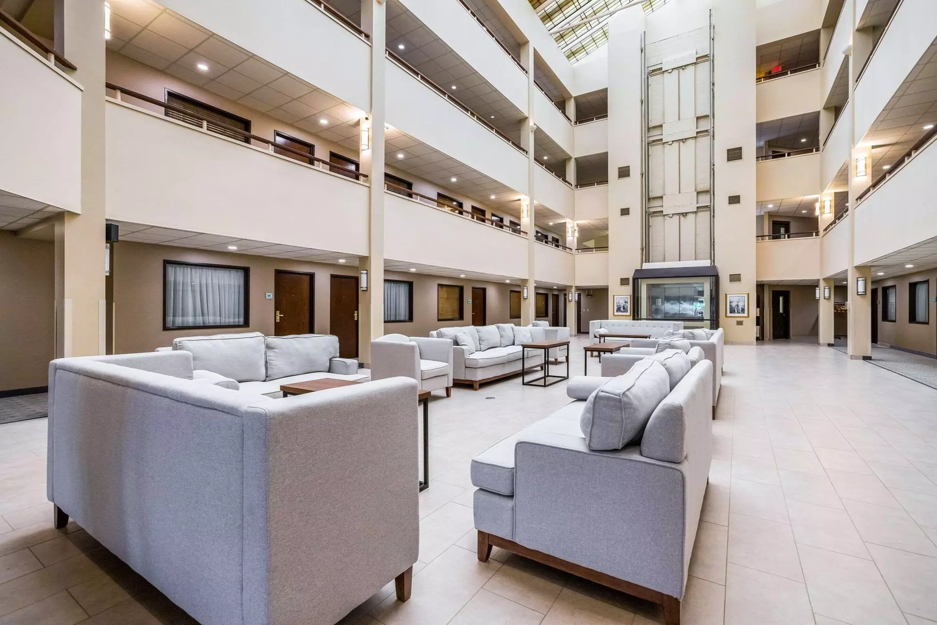 Quality Suites Lansing - Primary Image