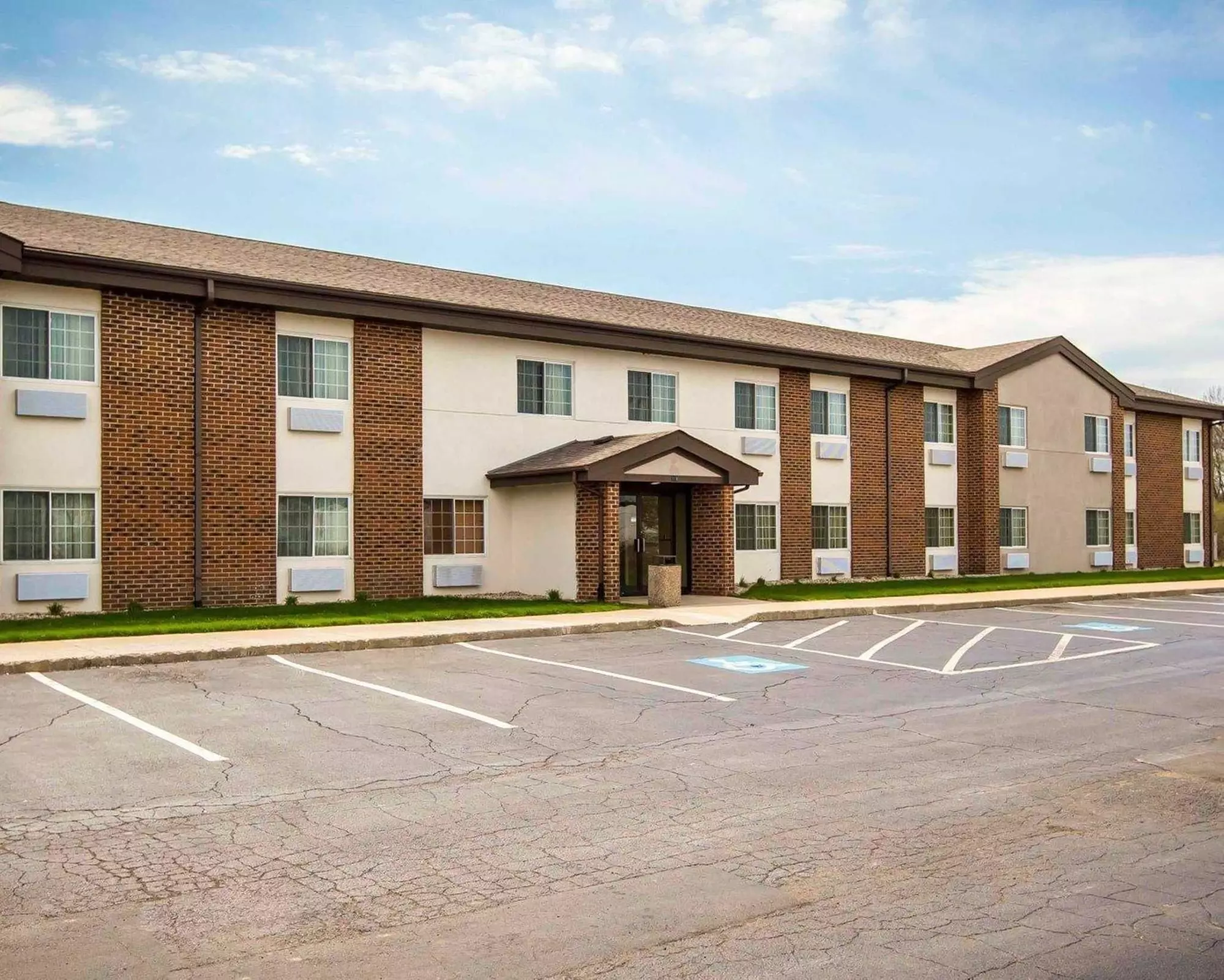 Quality Inn Chesterton near Indiana Dunes National Park I-94 - Primary Image