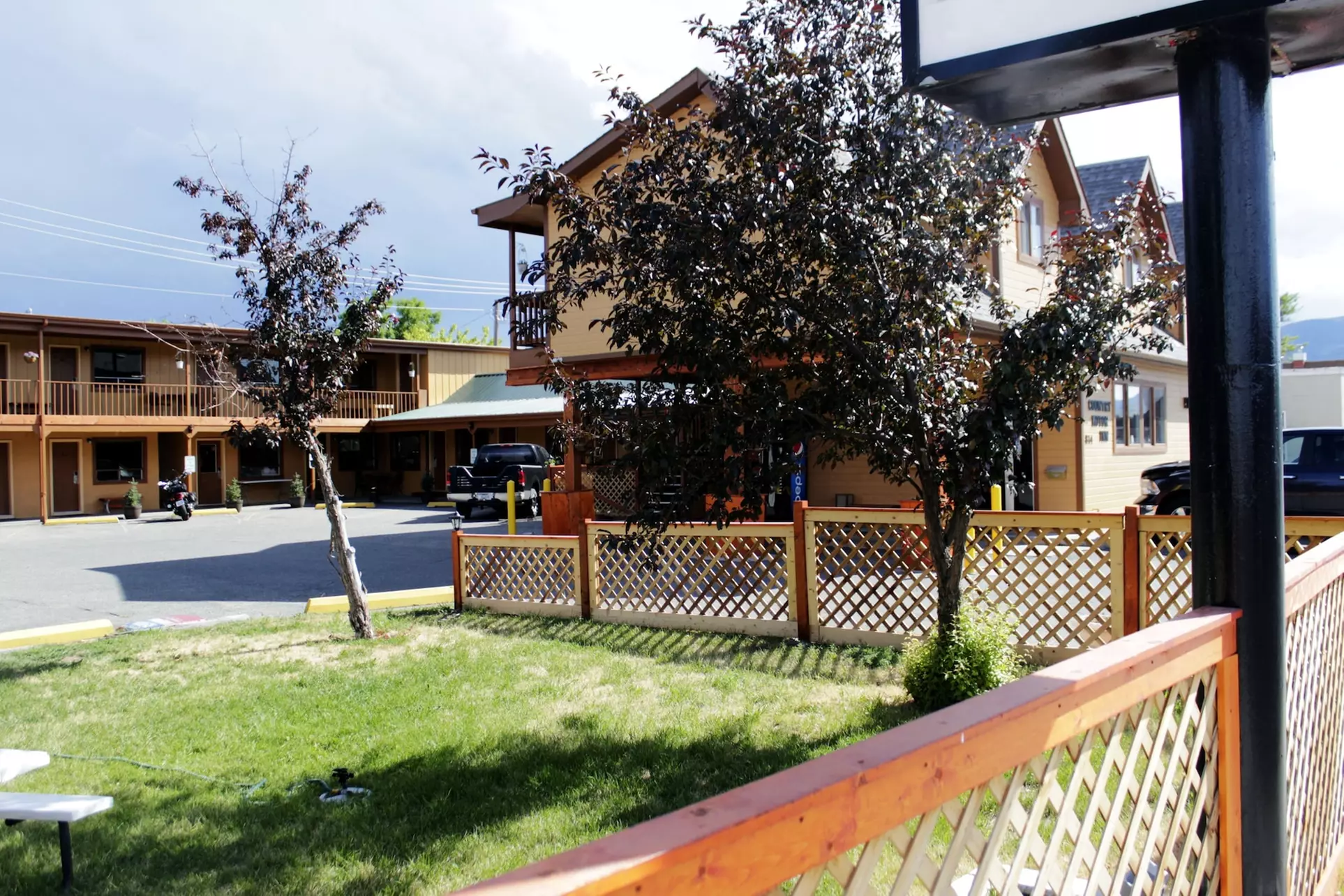 Country Motor Inn - Primary Image