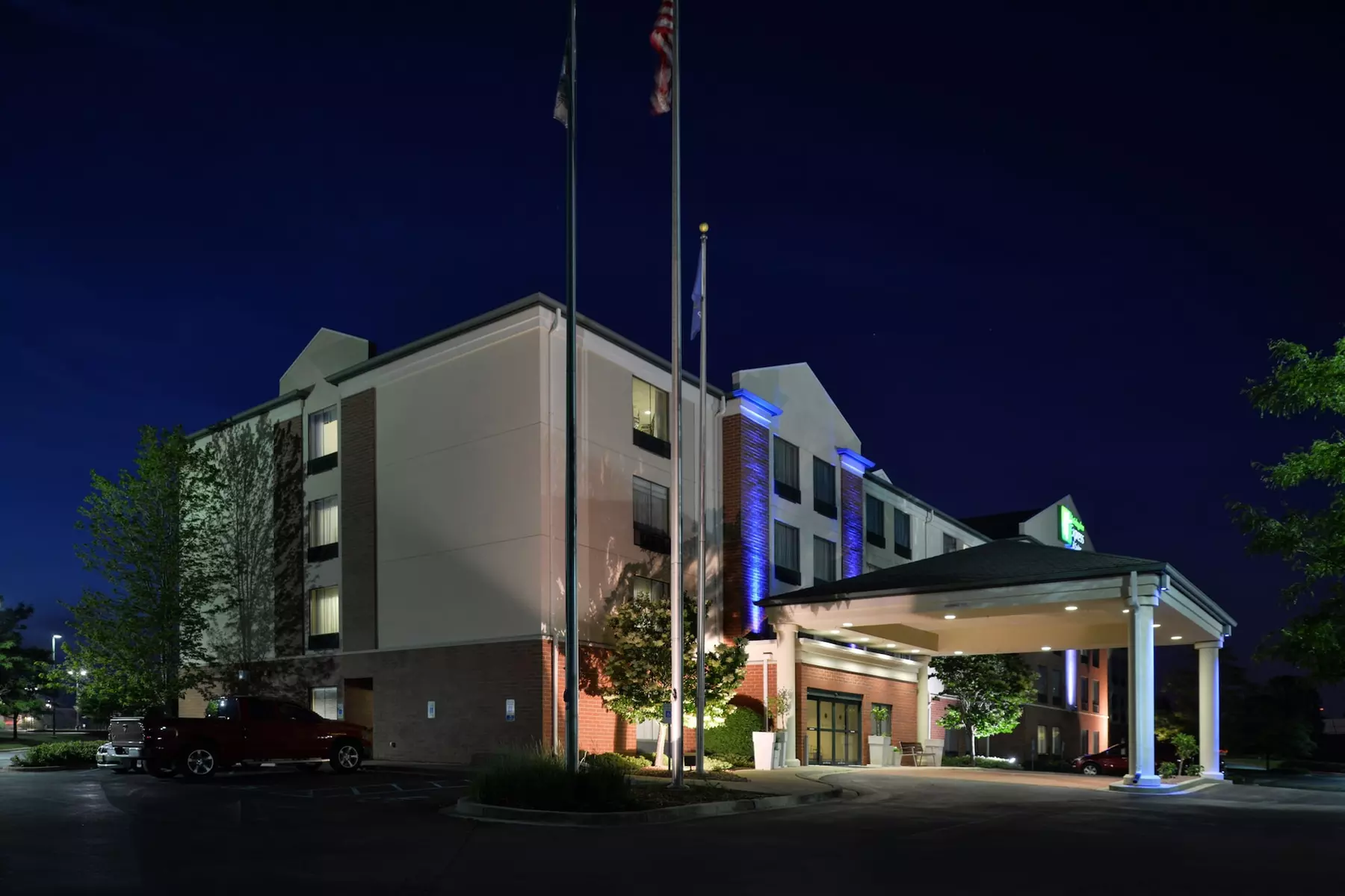 Holiday Inn Express & Suites New Berlin, an IHG Hotel - Primary Image