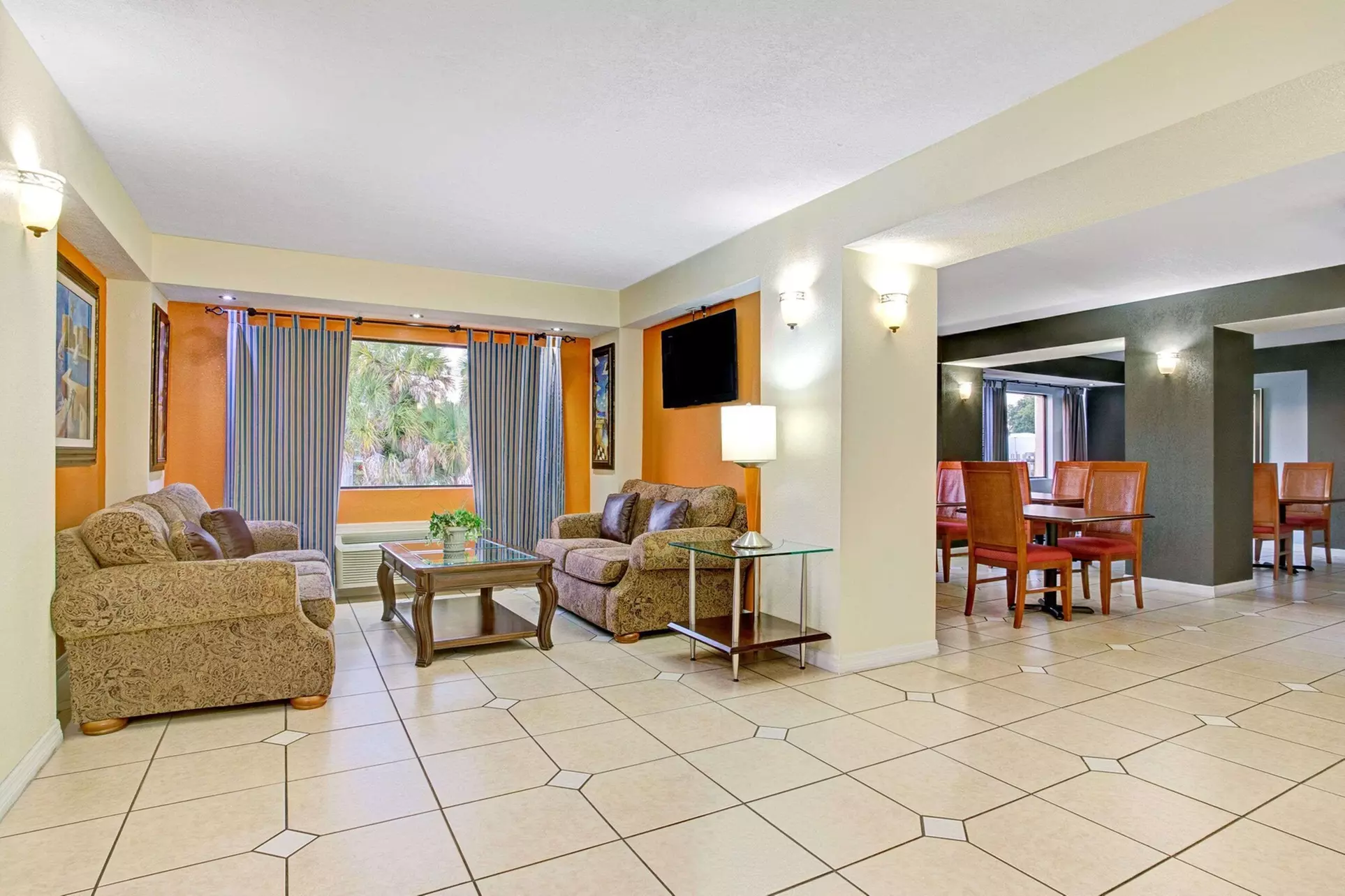 Days Inn & Suites by Wyndham Tampa near Ybor City - Primary Image