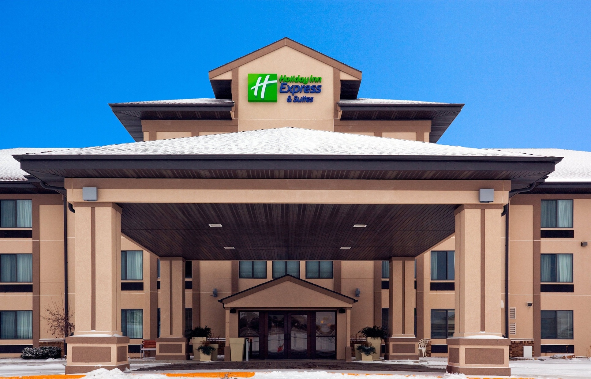 Holiday Inn Express & Suites Winner by IHG