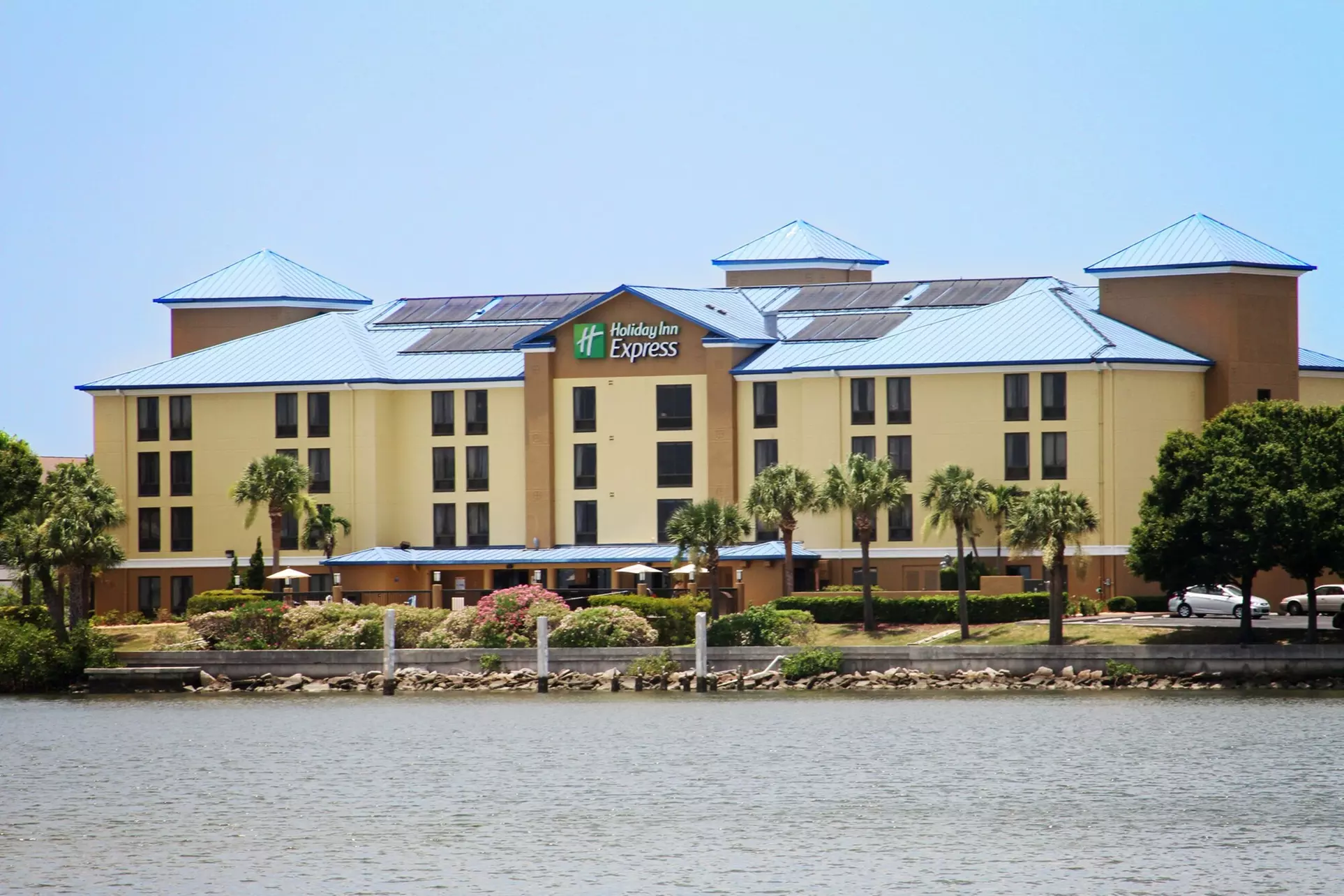 Holiday Inn Express Hotel & Suites Tampa-Rocky Point Island by IHG - Primary Image