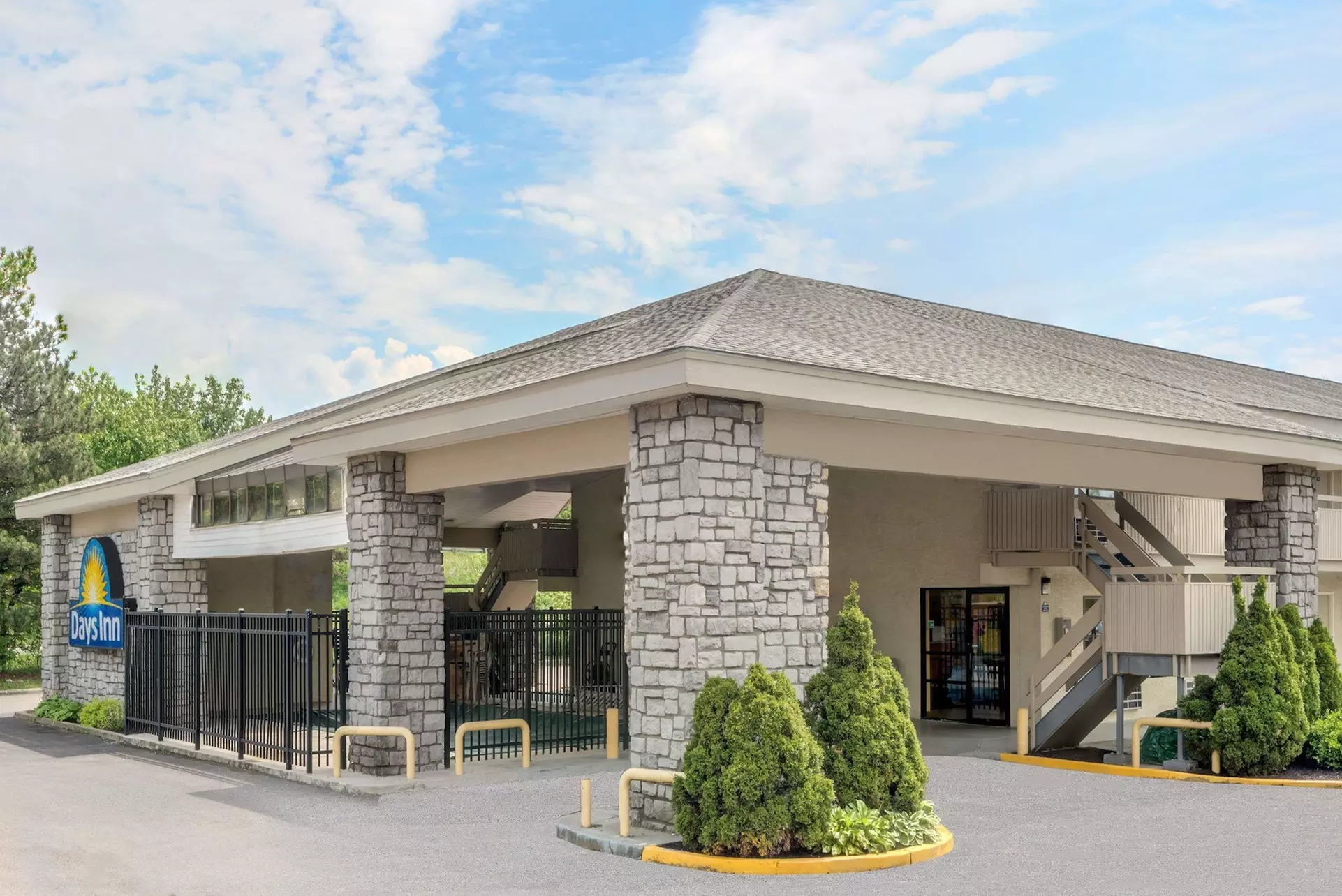 Days Inn by Wyndham Columbus Fairgrounds - Primary Image