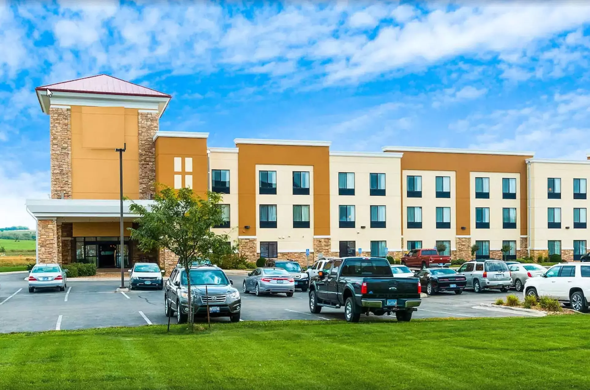 Med City Hotel & Suites - Primary Image