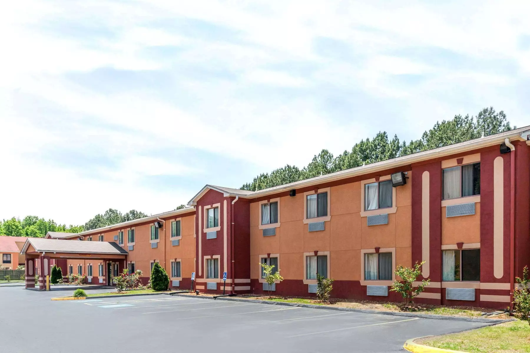 Knights Inn Memphis at Macon Cove - Primary Image