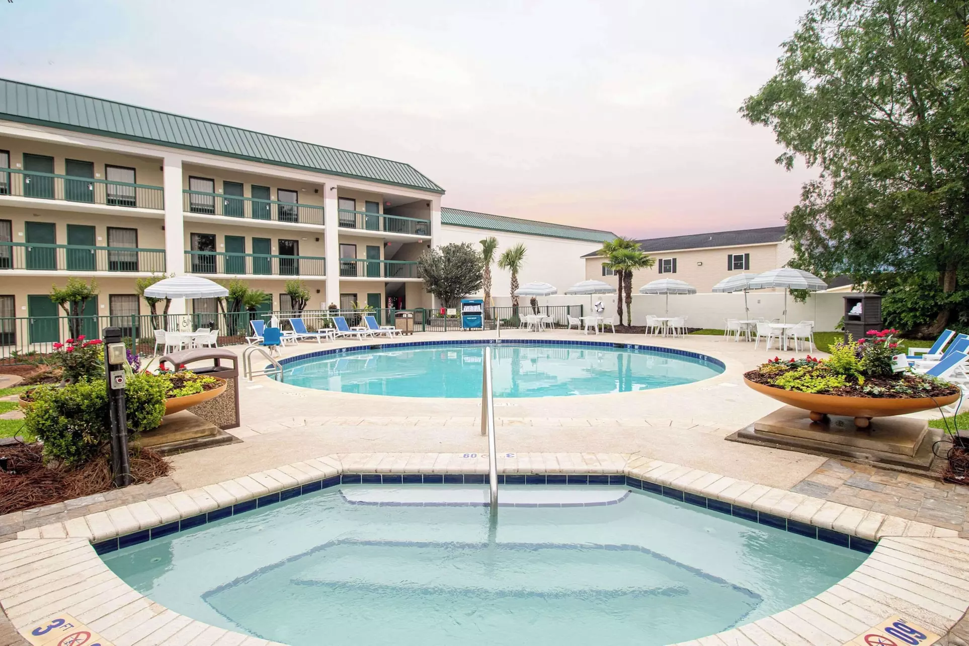 Econo Lodge Inn & Suites Foley - North Gulf Shores - Primary Image