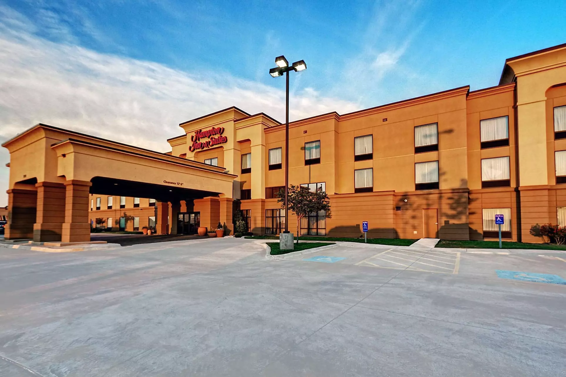 Hampton Inn Suites Altus - Primary Image