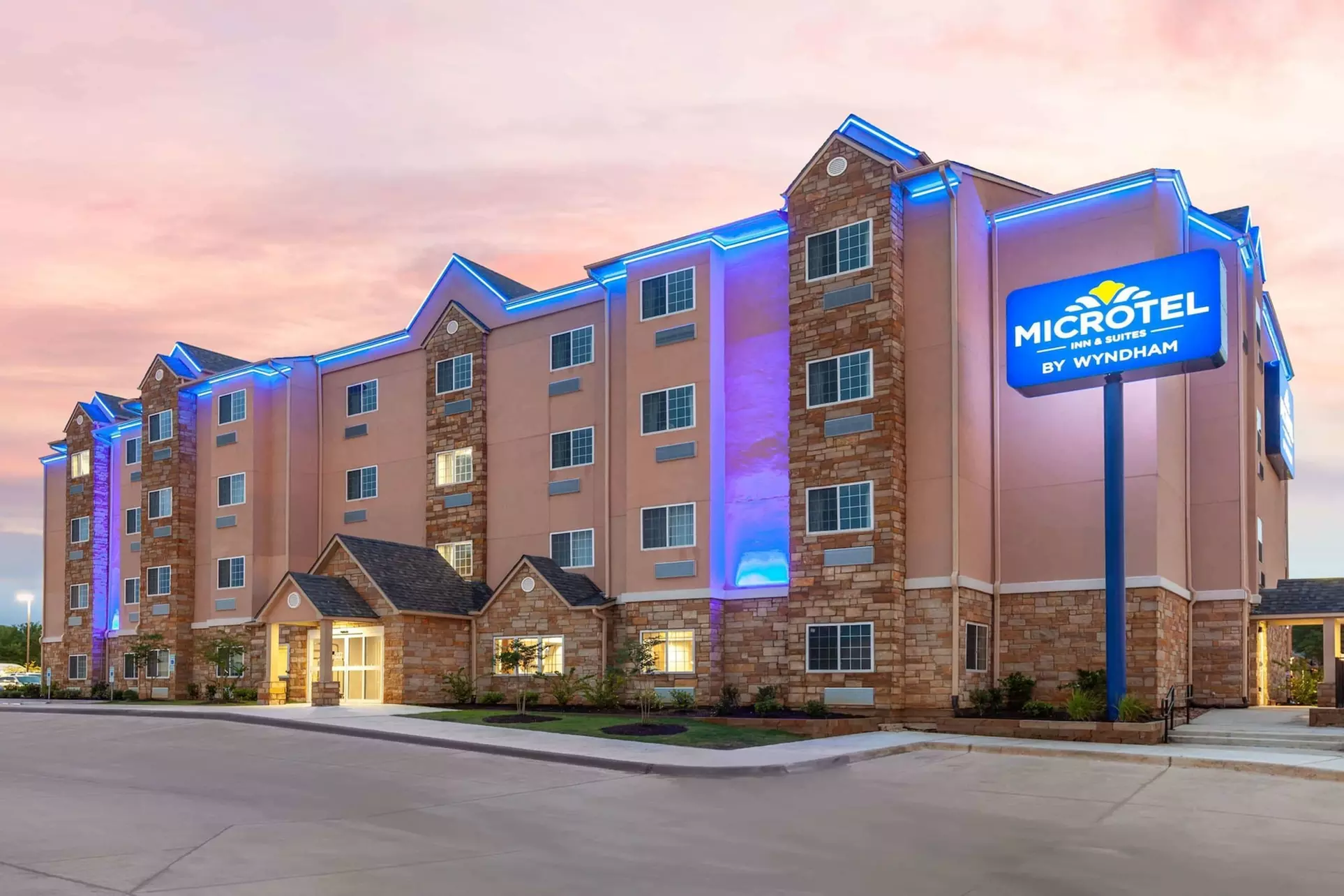 Microtel Inn & Suites by Wyndham College Station - Primary Image
