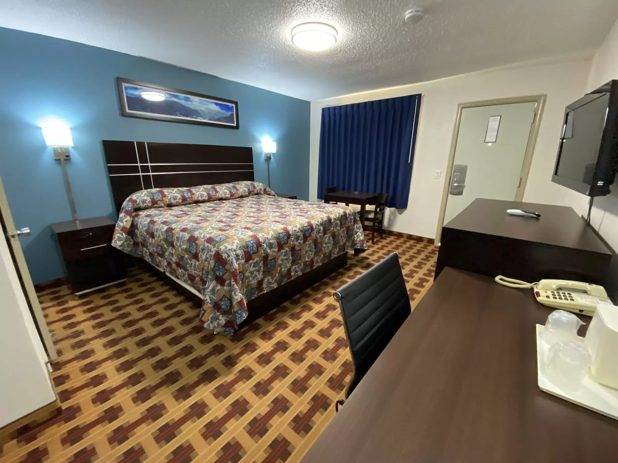 Lodge Inn - Primary Image