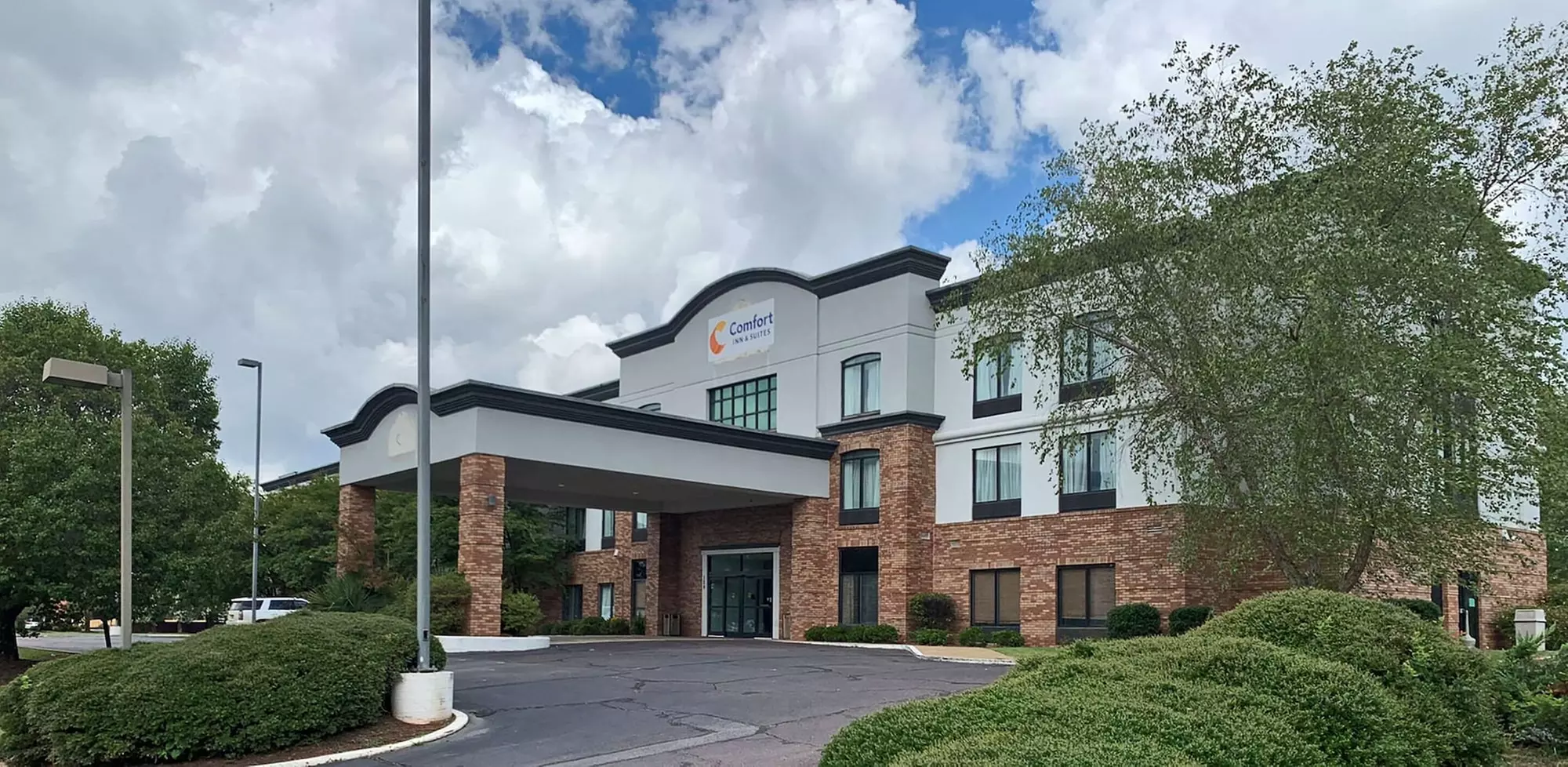 Comfort Inn & Suites Columbus North - Primary Image