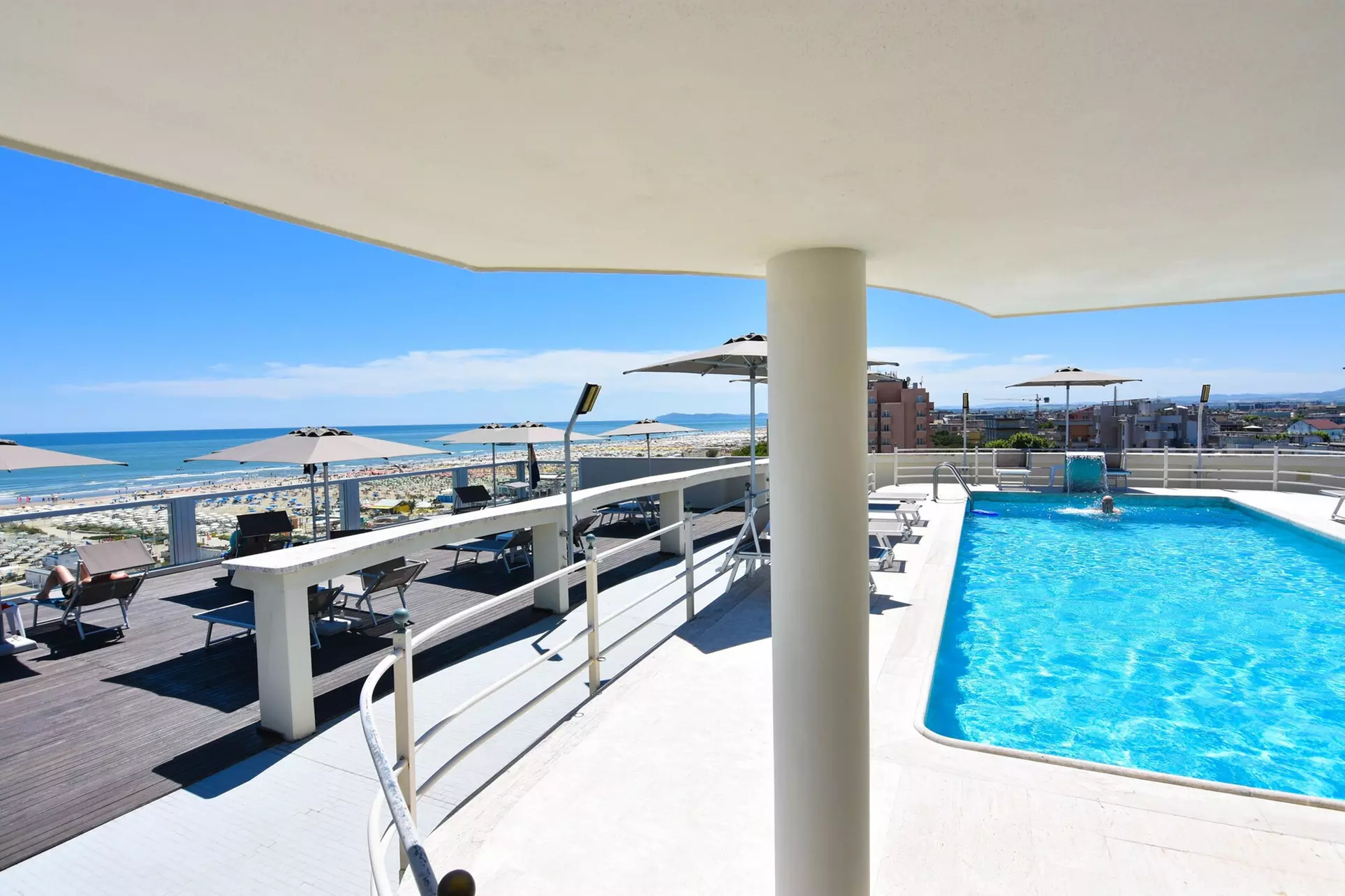 Waldorf Suite Hotel - Primary Image
