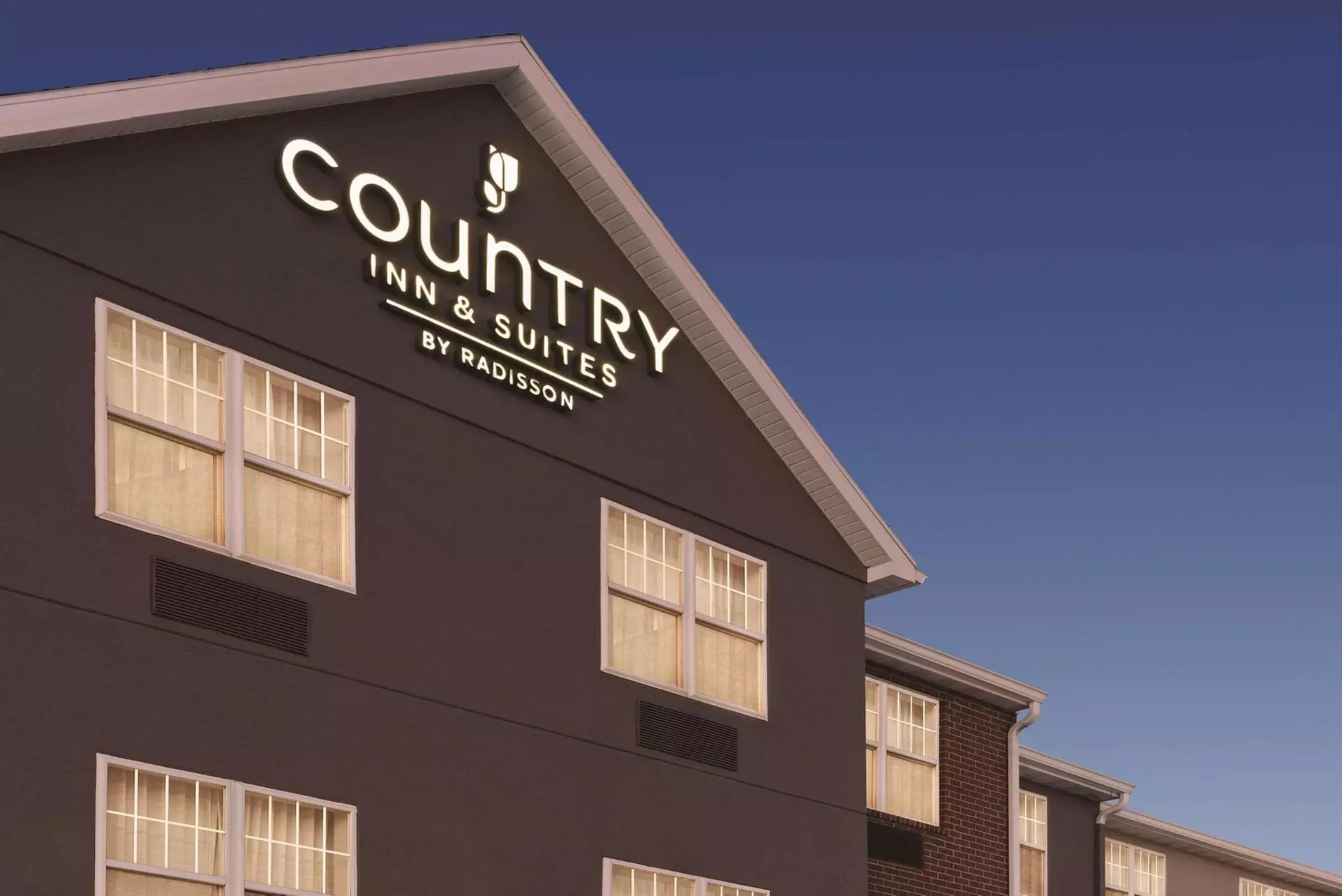 Country Inn & Suites by Radisson, Dubuque, IA - Primary Image