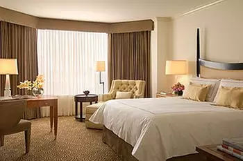 Four Seasons Hotel Houston - Primary Image