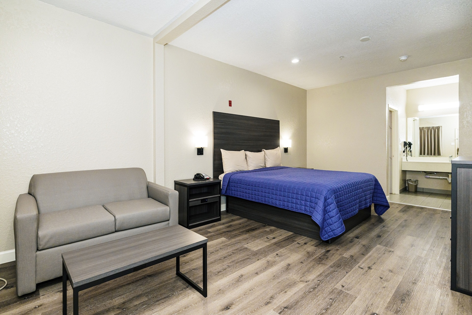 Winchester Inn & Suites Humble/IAH/North Houston