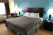 Days Inn & Suites by Wyndham Conroe North - Second Medium
