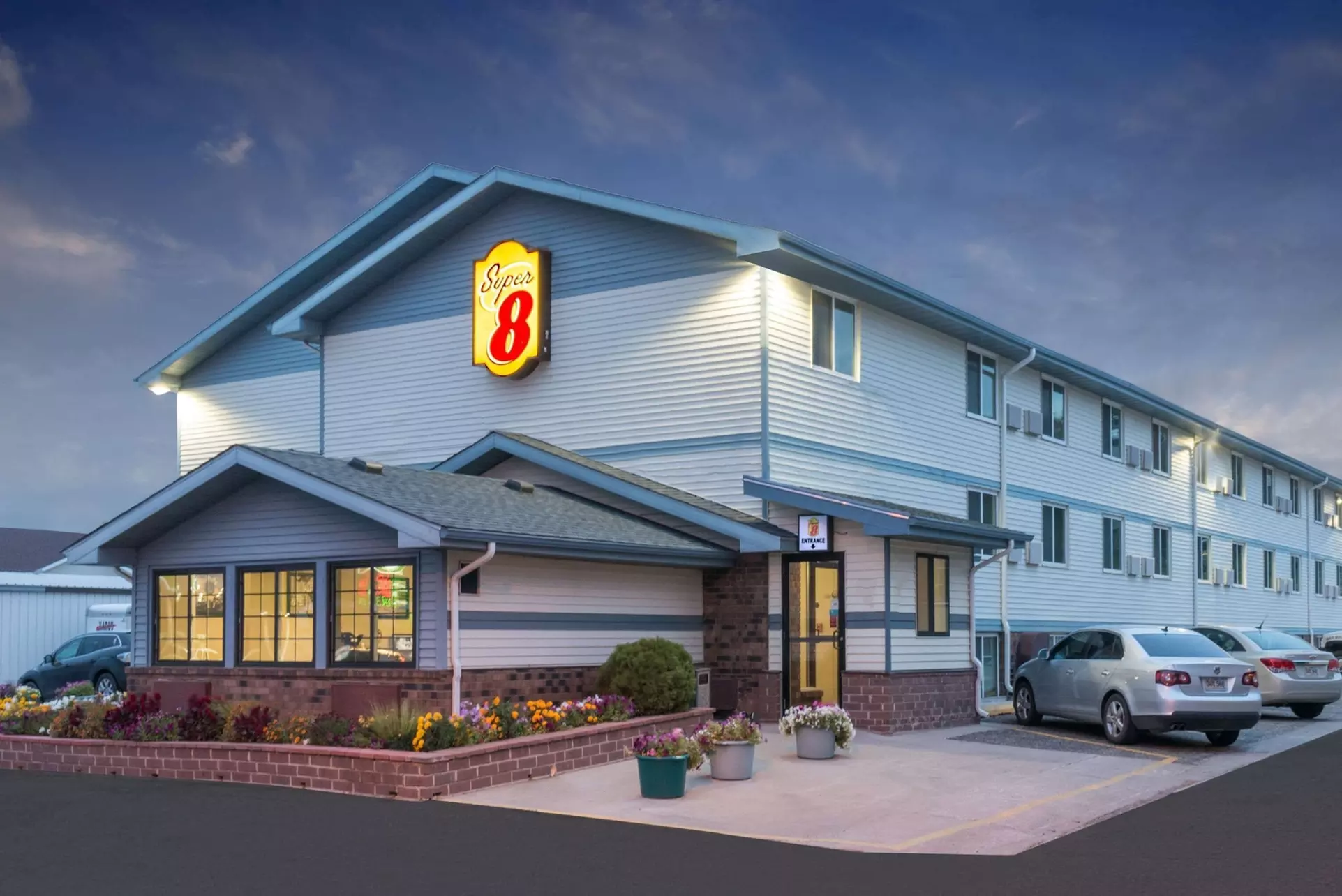 Super 8 by Wyndham Pierre SD - Primary Image
