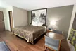 Super 8 by Wyndham Eureka/Six Flags Nearby - Second Medium