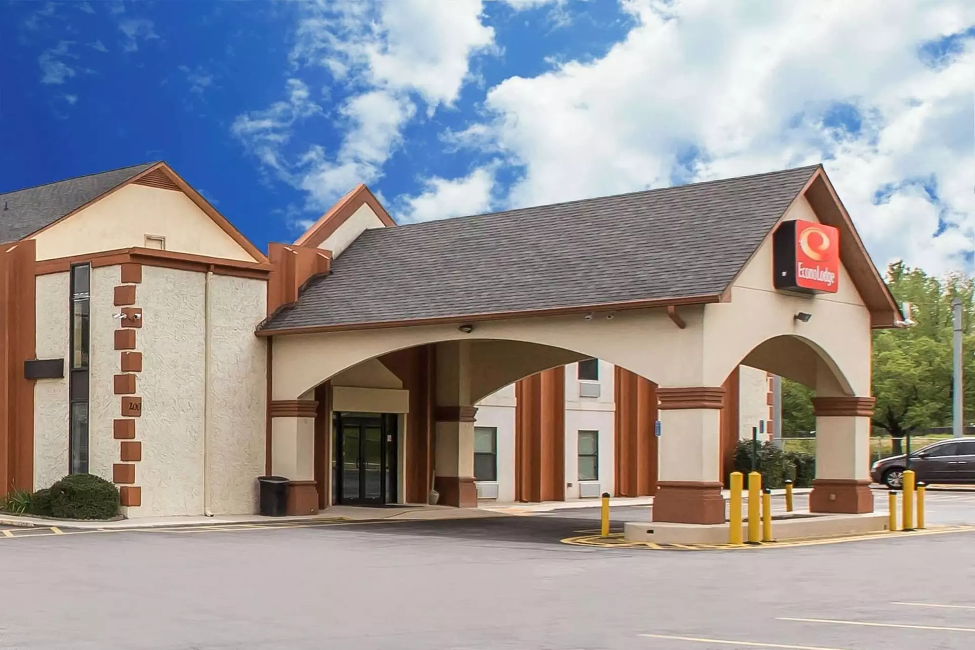 Econo Lodge At Six Flags - Primary Image