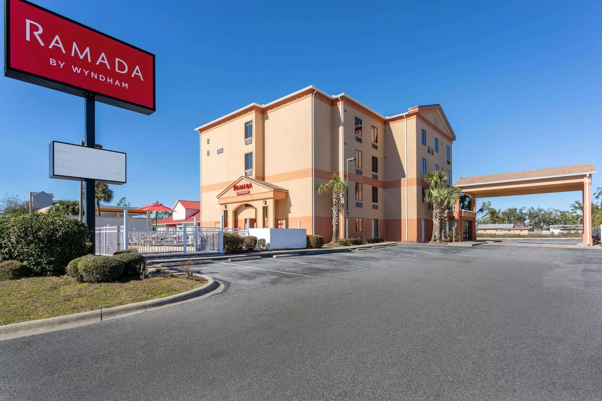 Ramada by Wyndham Panama City - Primary Image