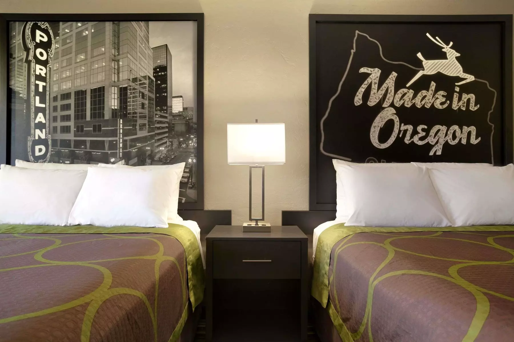 Super 8 by Wyndham Portland Airport - Primary Image