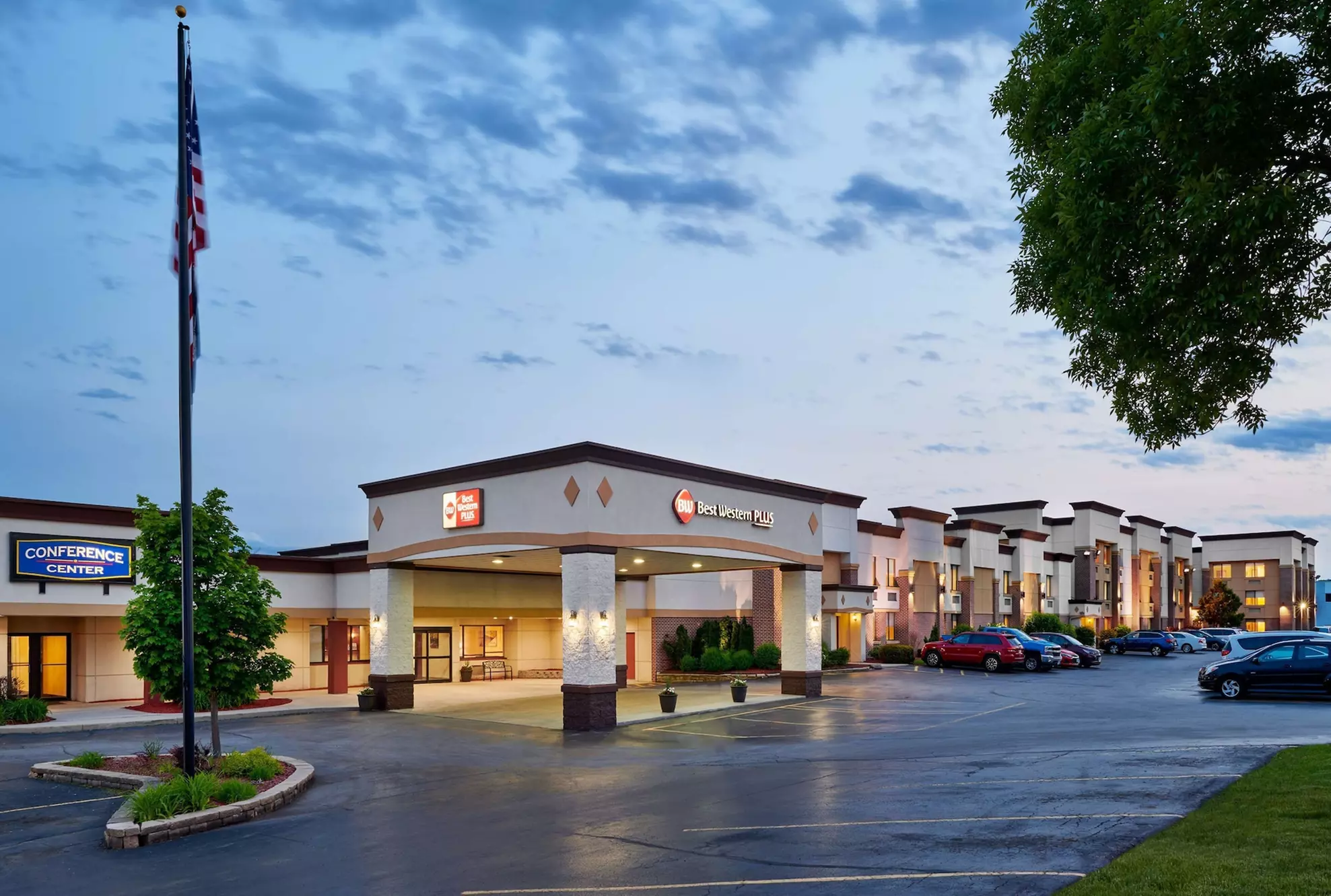 Best Western Plus Milwaukee Airport Hotel & Conference Ctr - Primary Image