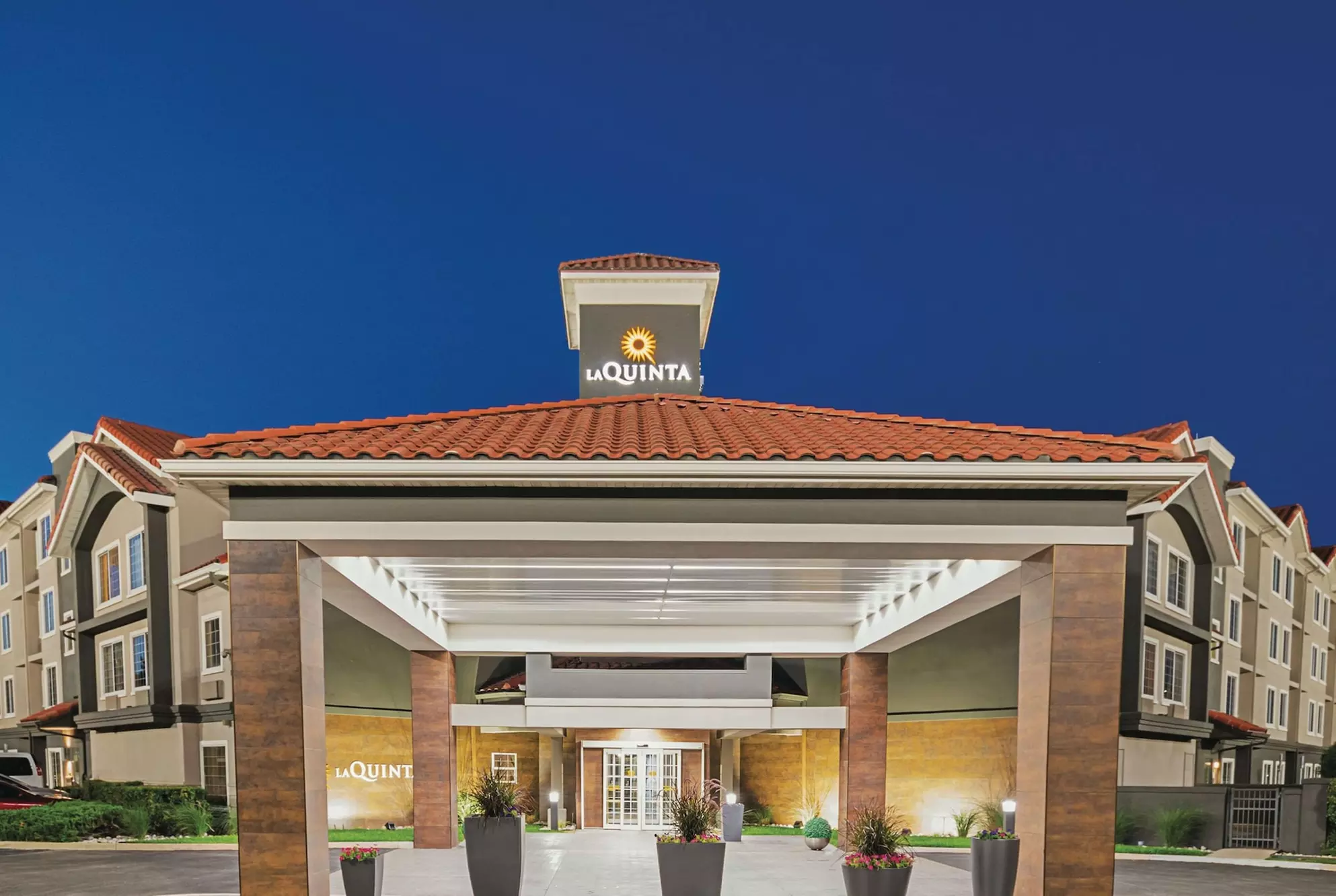La Quinta Inn & Suites by Wyndham Fort Worth North - Primary Image