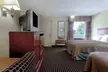 Howard Johnson by Wyndham Washington DC - Second Medium