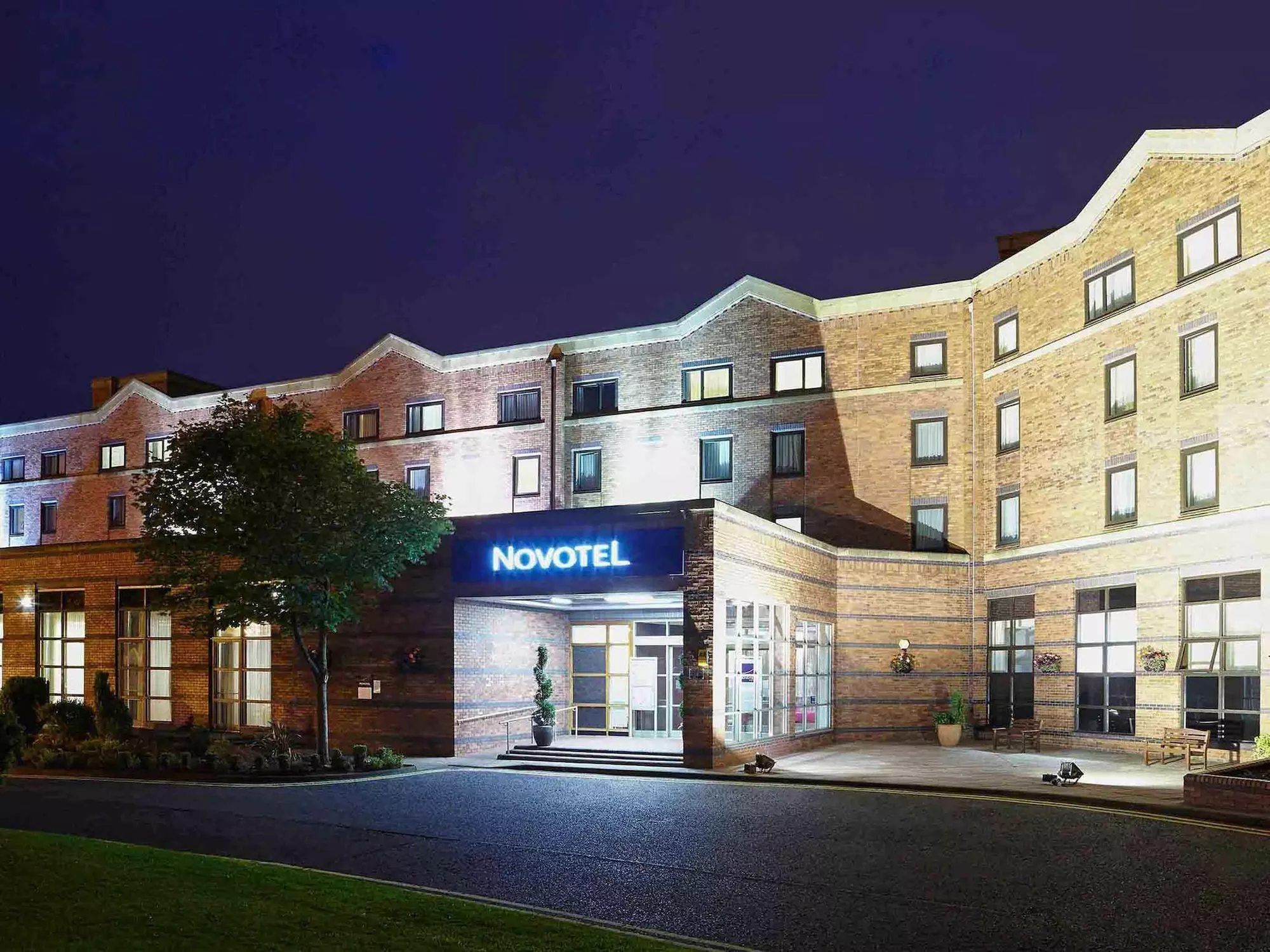 Novotel Newcastle Airport - Primary Image